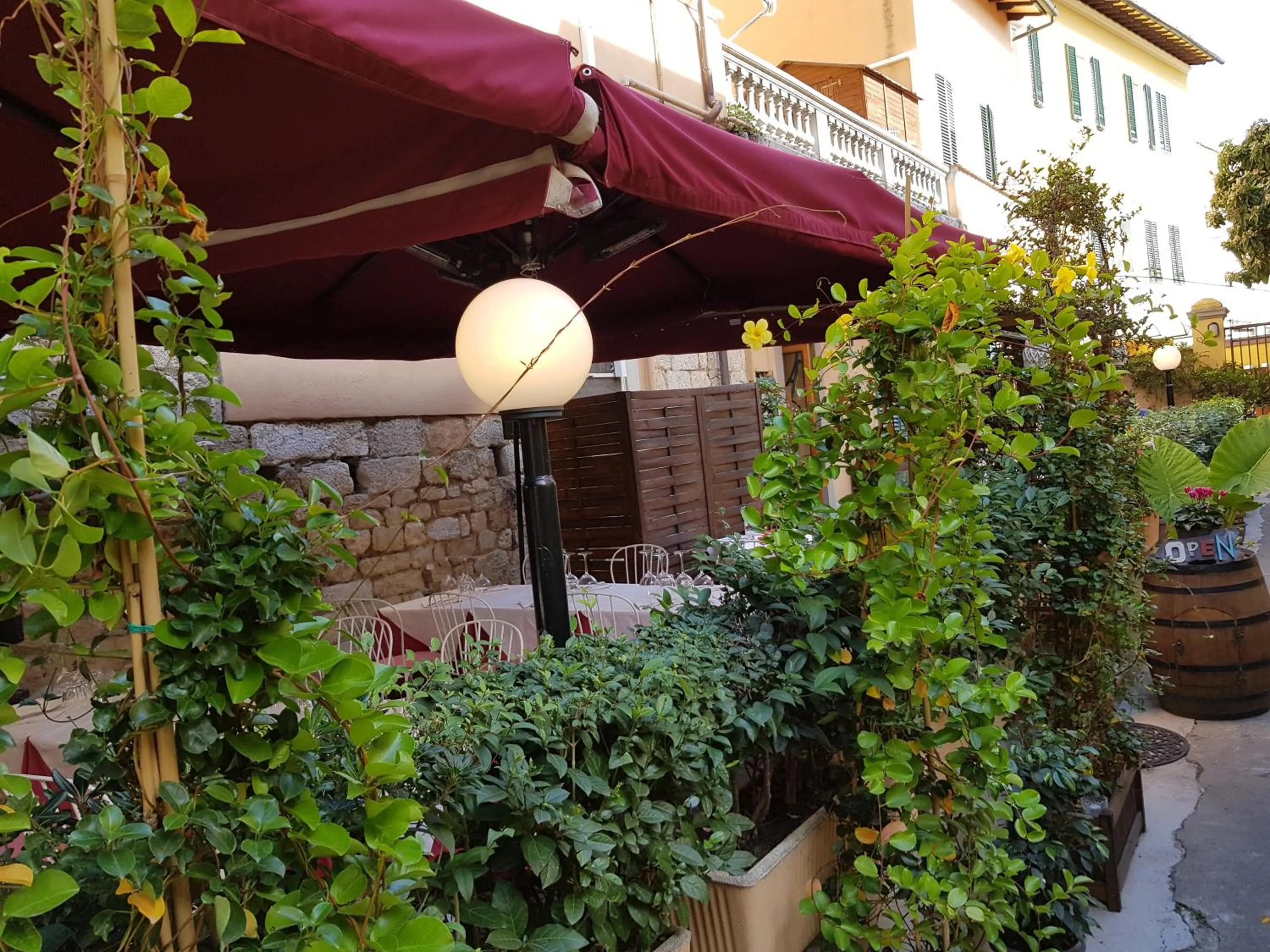 Restaurant/places to eat in Hotel Amalfitana