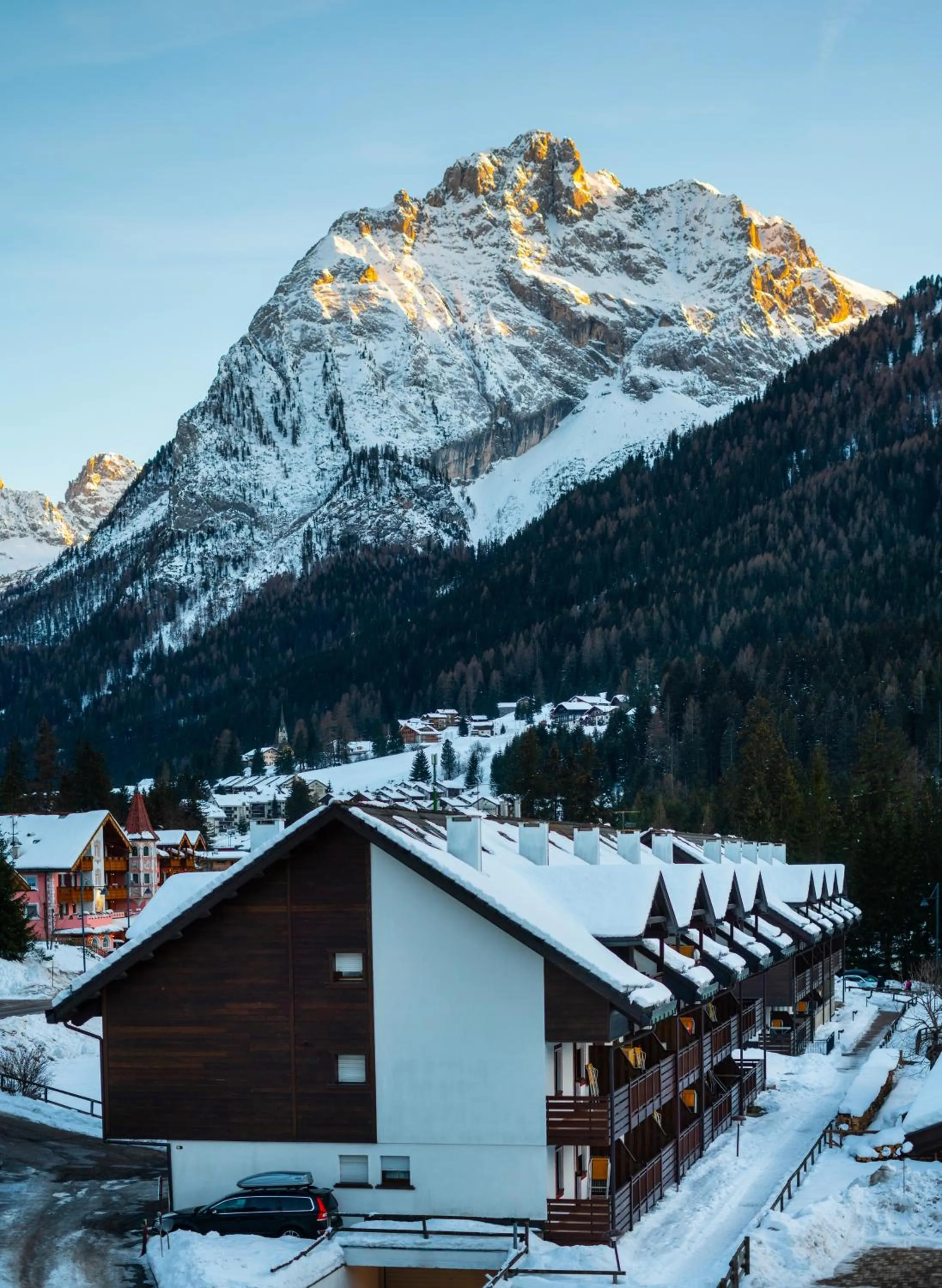 Property building in Residence Contrin