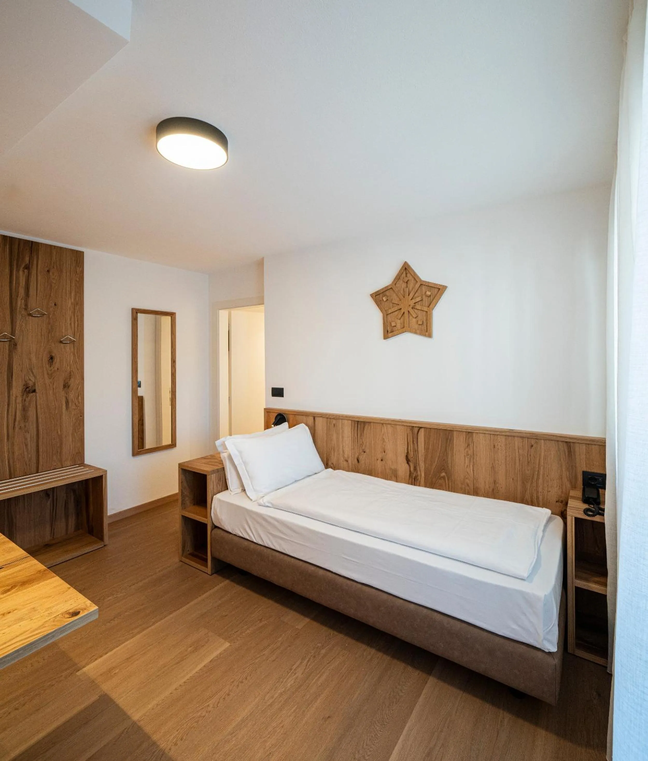 Bed in Residence Contrin