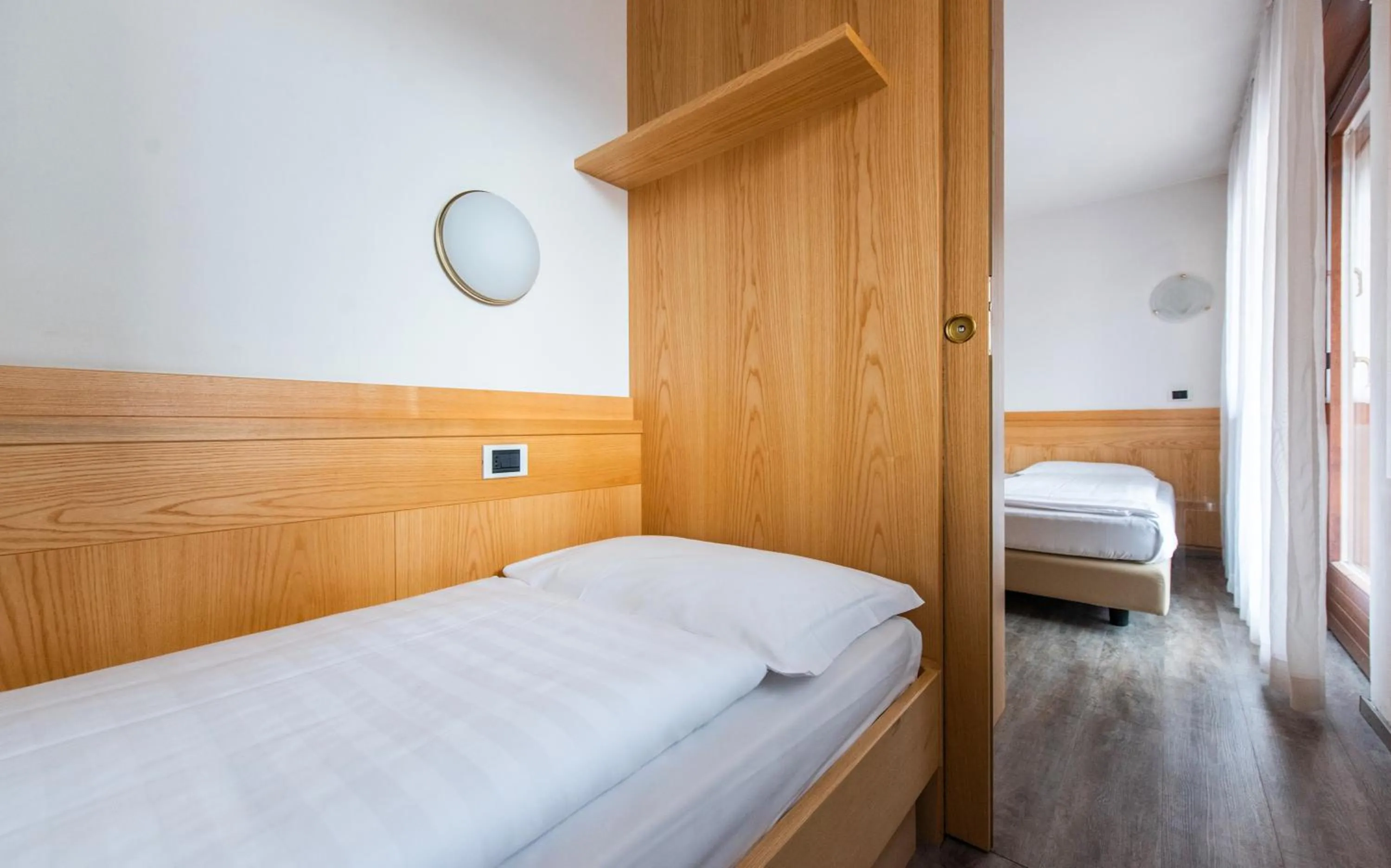 Bed in Residence Contrin