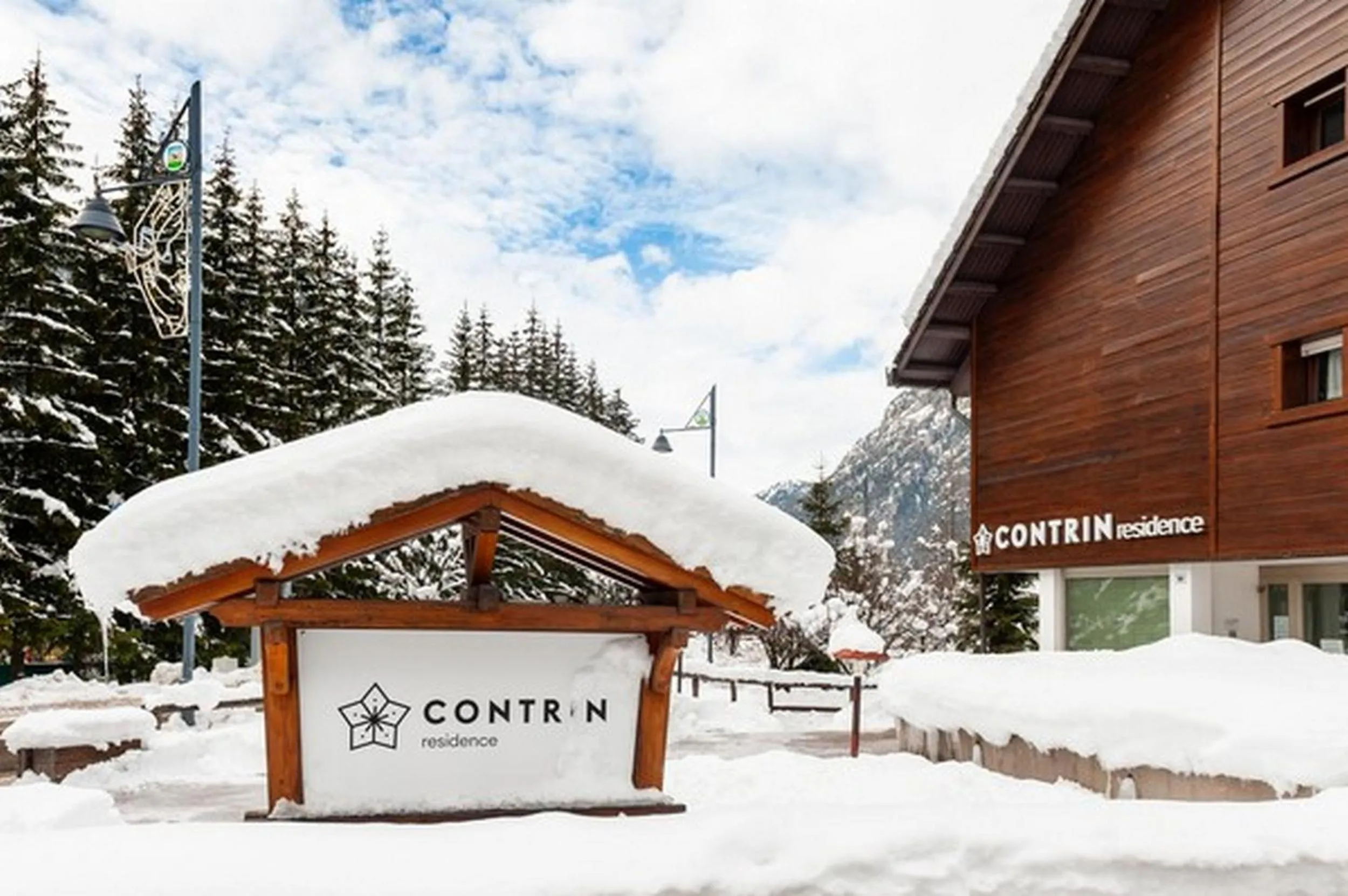 Property building in Residence Contrin