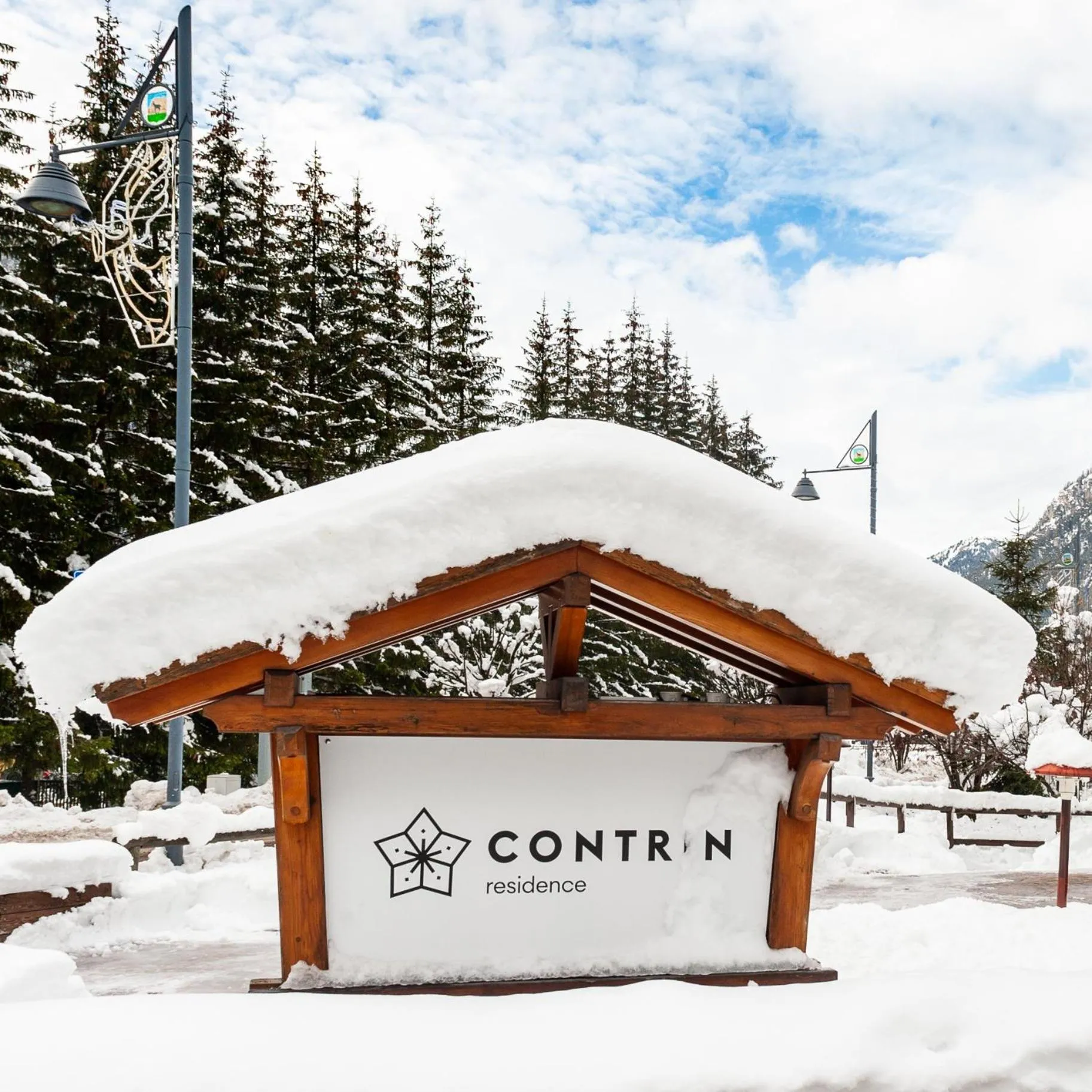 Property building in Residence Contrin