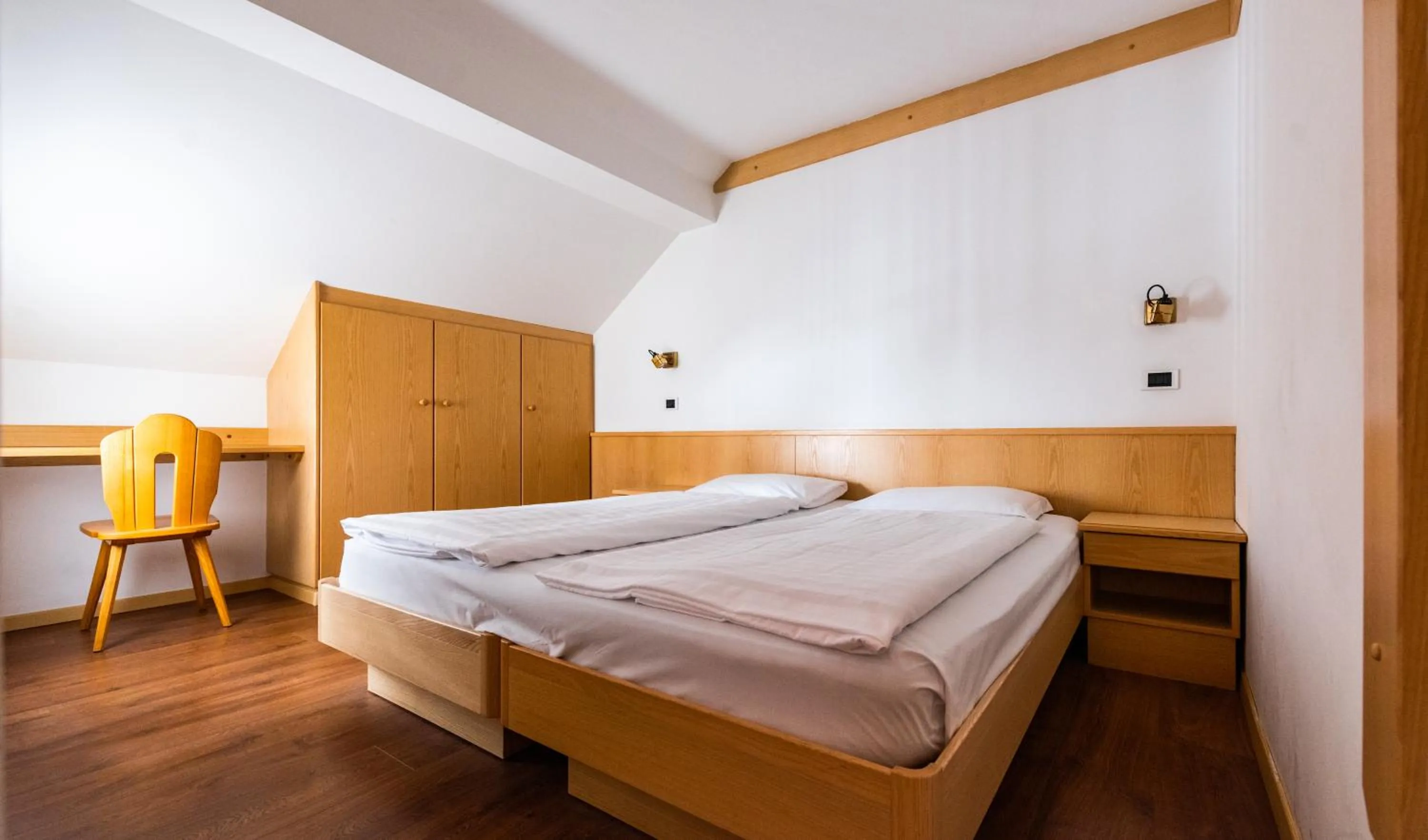 Bed in Residence Contrin