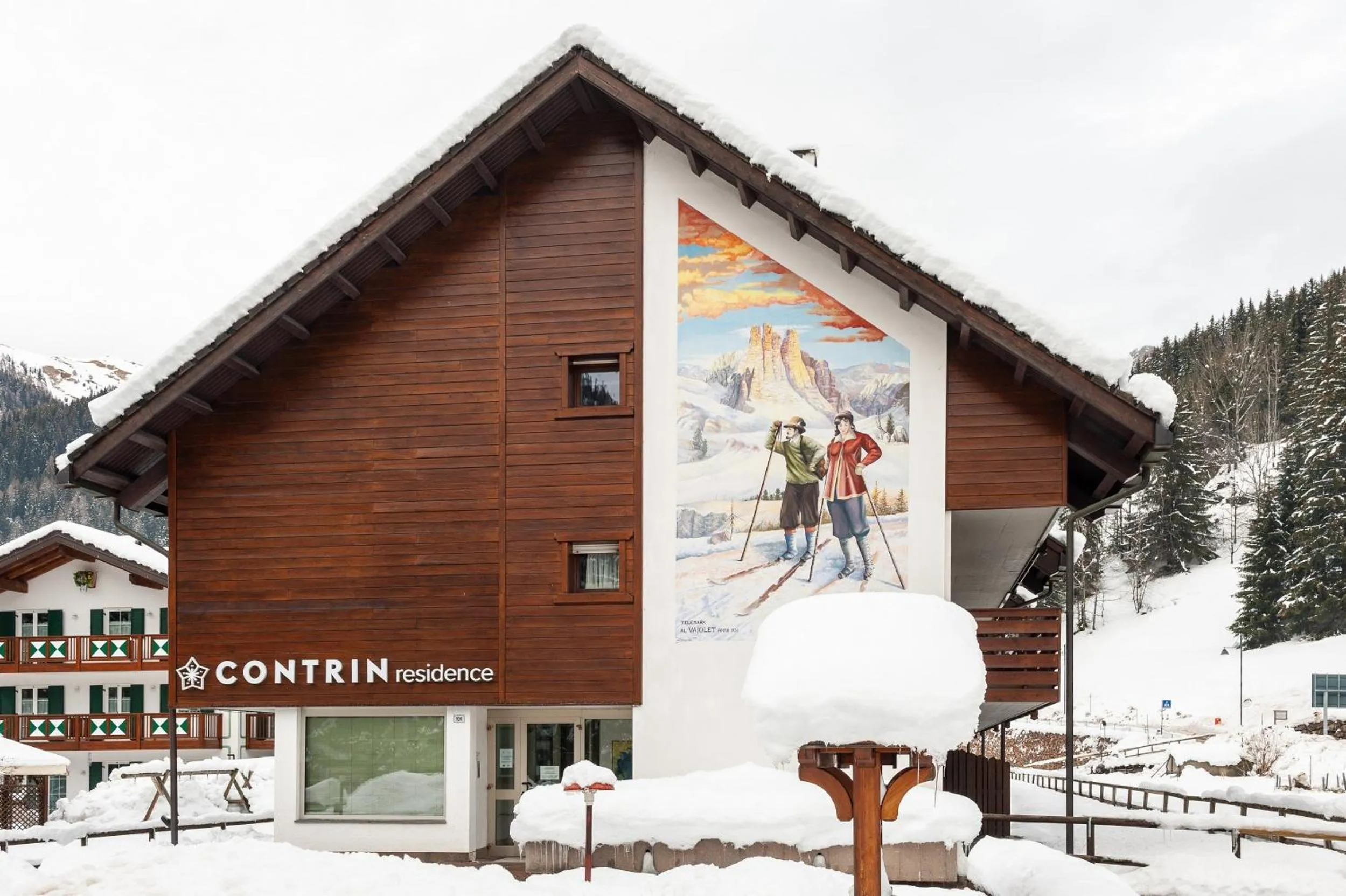 Property building in Residence Contrin