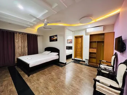 AAKAS Hotel & Restaurant