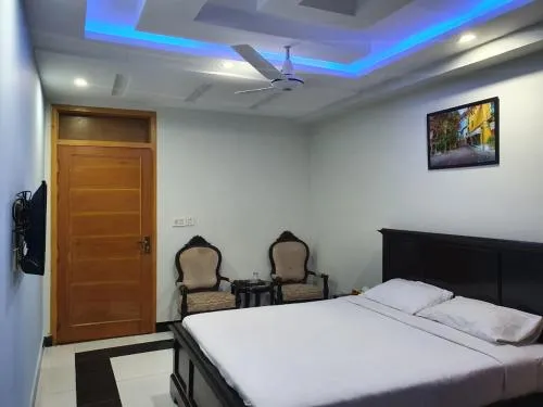 AAKAS Hotel & Restaurant