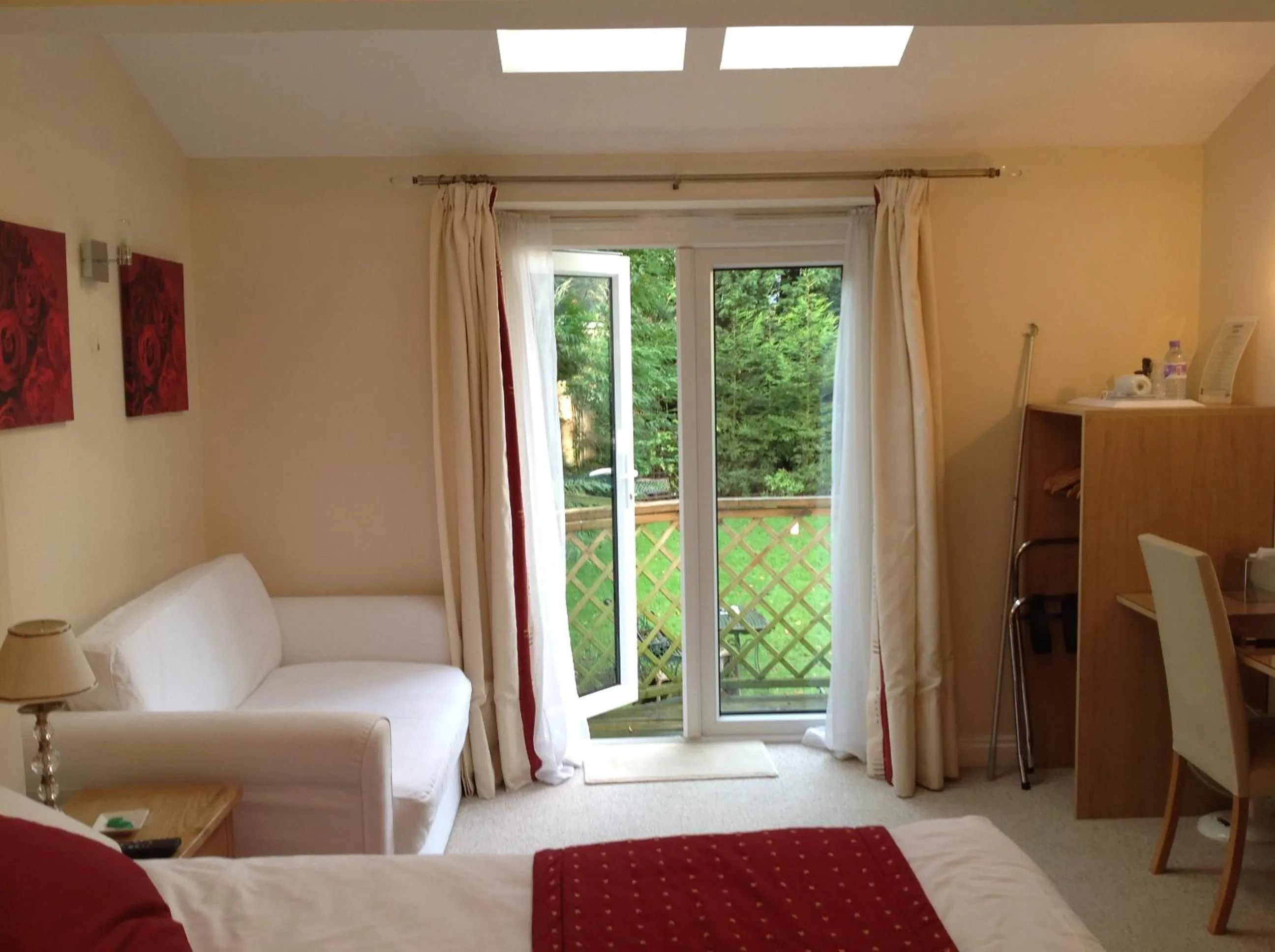 Patio, Bed in Avonpark House
