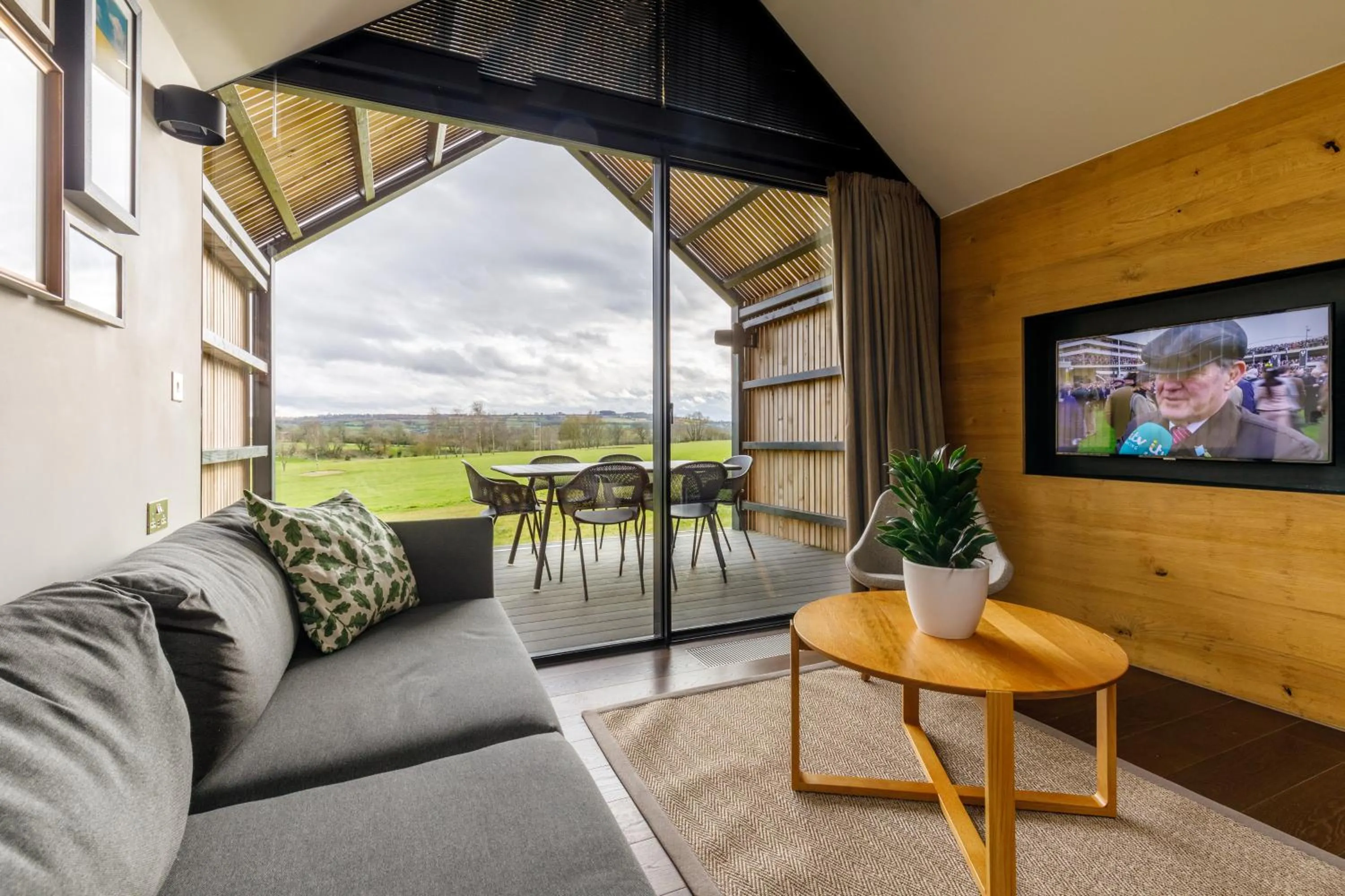 TV and multimedia in Feldon Valley