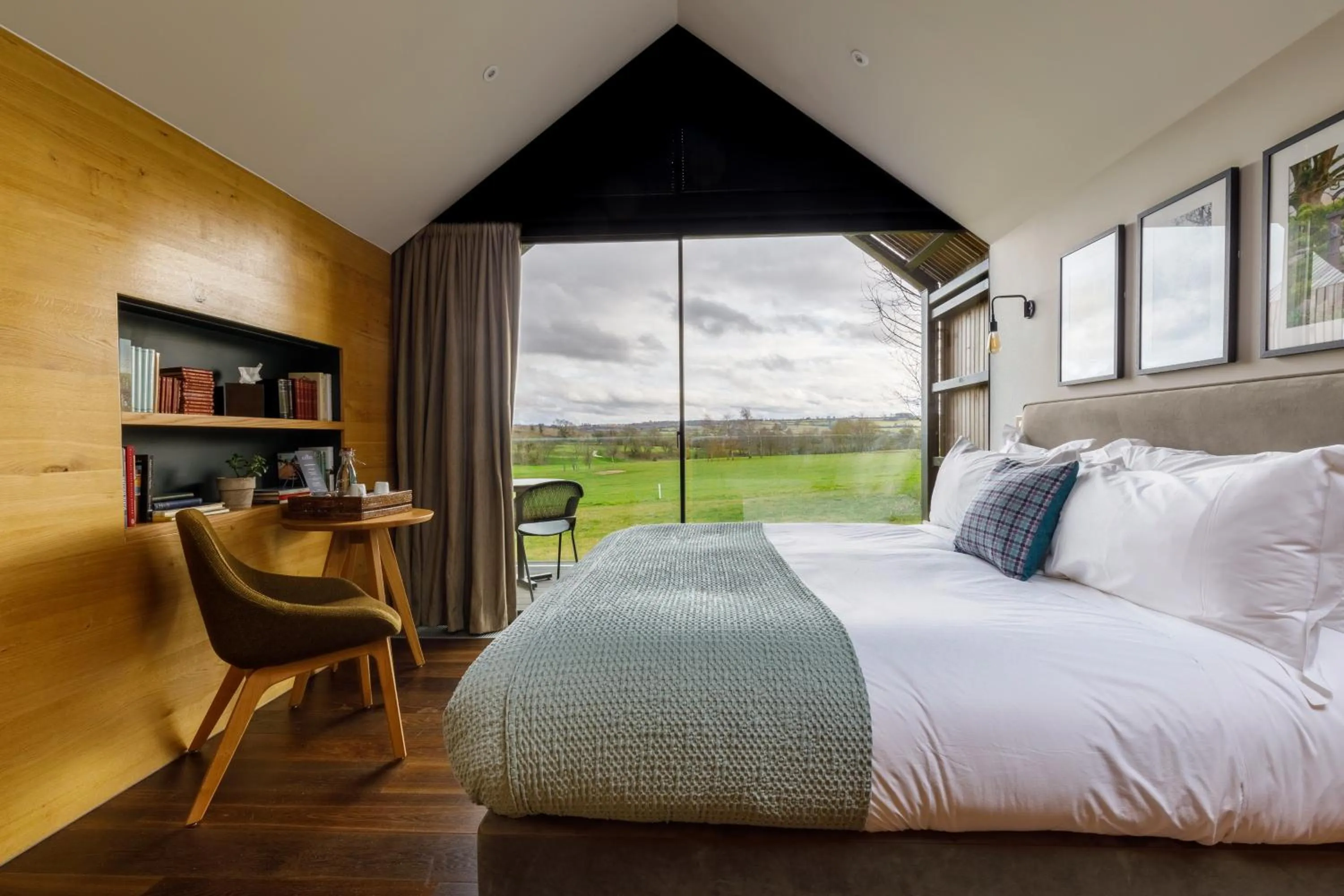 Bedroom, Bed in Feldon Valley