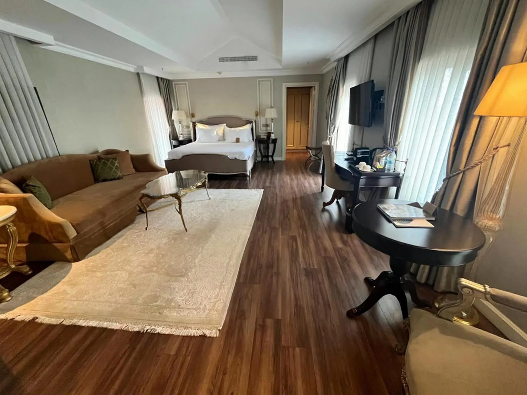 Living room, Bed in Rixos Pera Istanbul