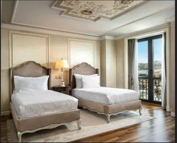 City view, Bed in Rixos Pera Istanbul