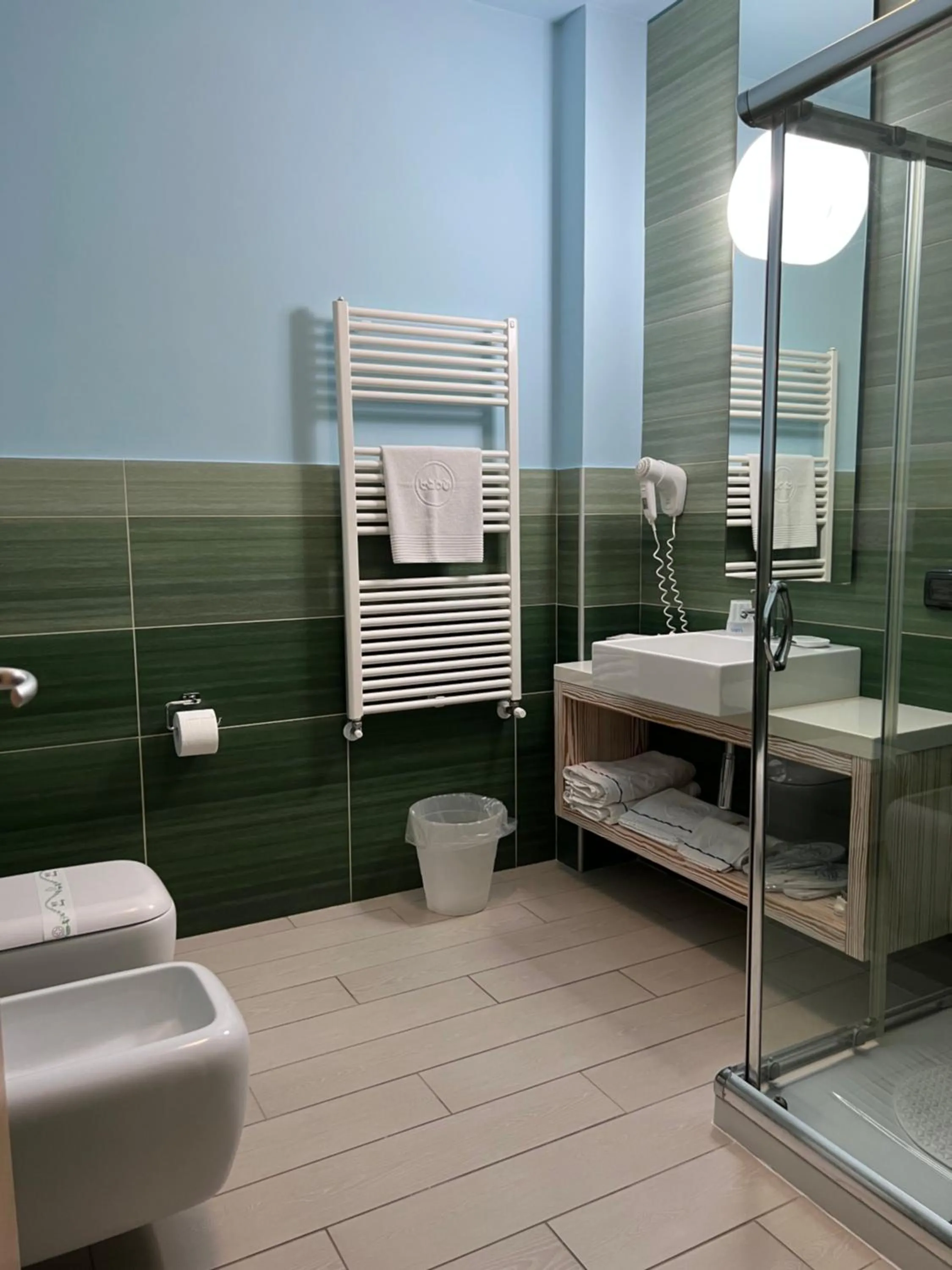 Shower in Tabù Hotel