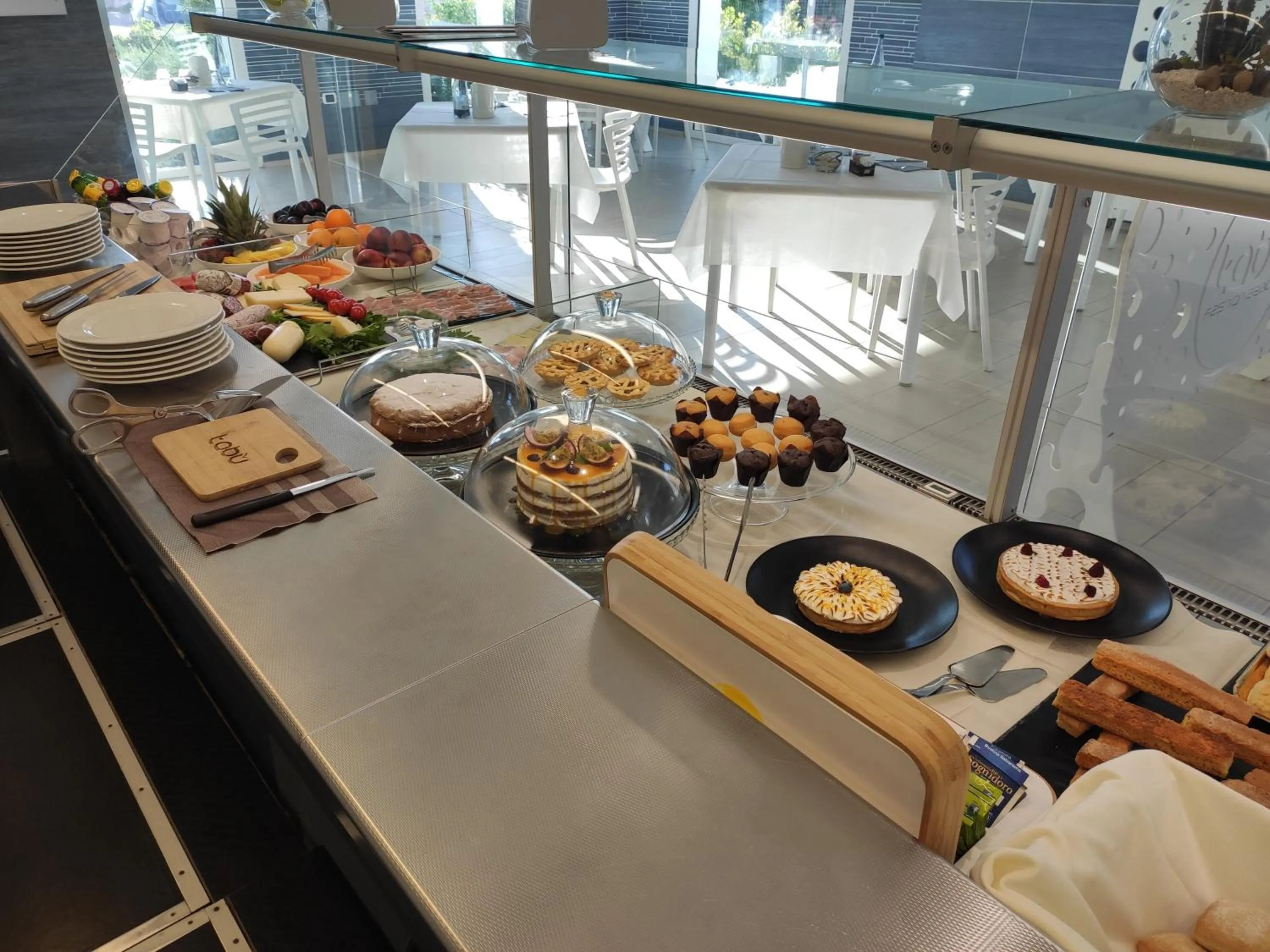 Buffet breakfast in Tabù Hotel