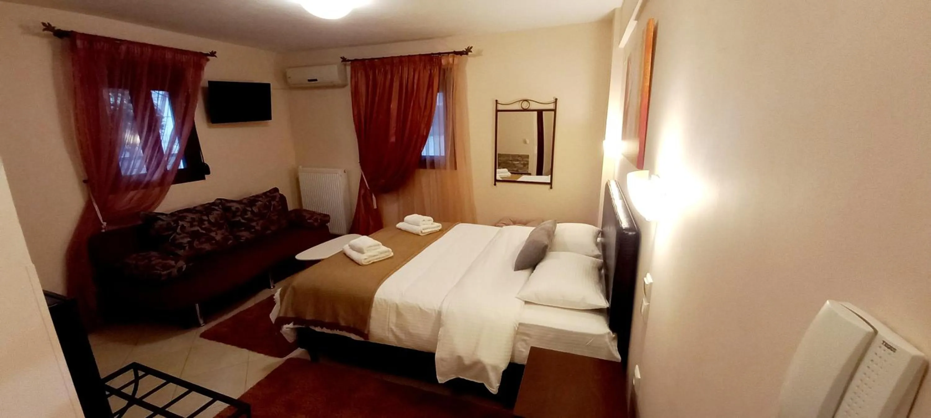 Photo of the whole room, Bed in Anesis