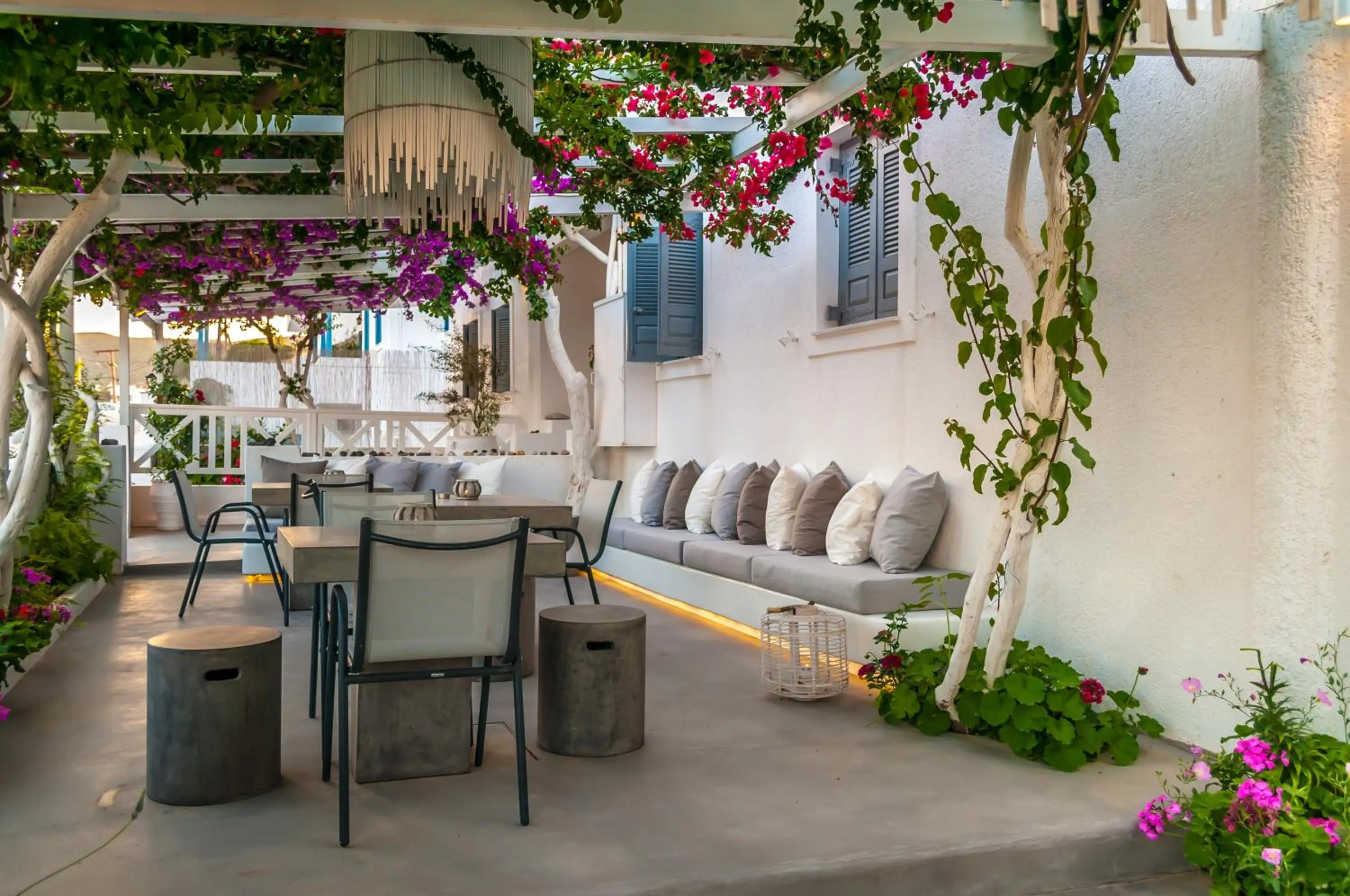 Garden in Milos Bay Suites