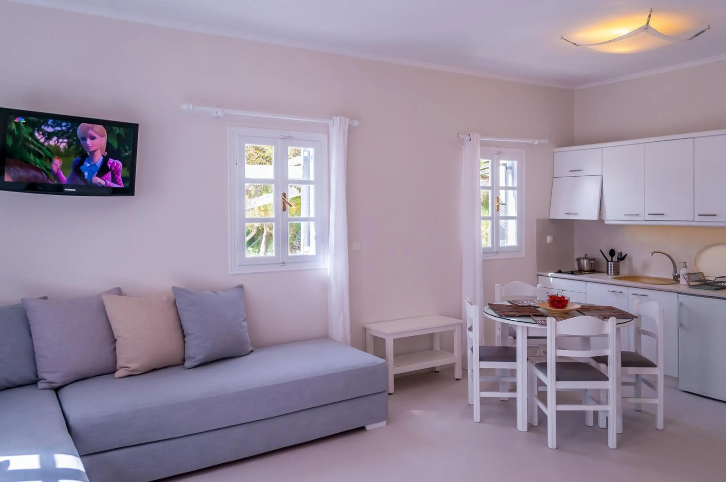 Kitchen or kitchenette in Milos Bay Suites