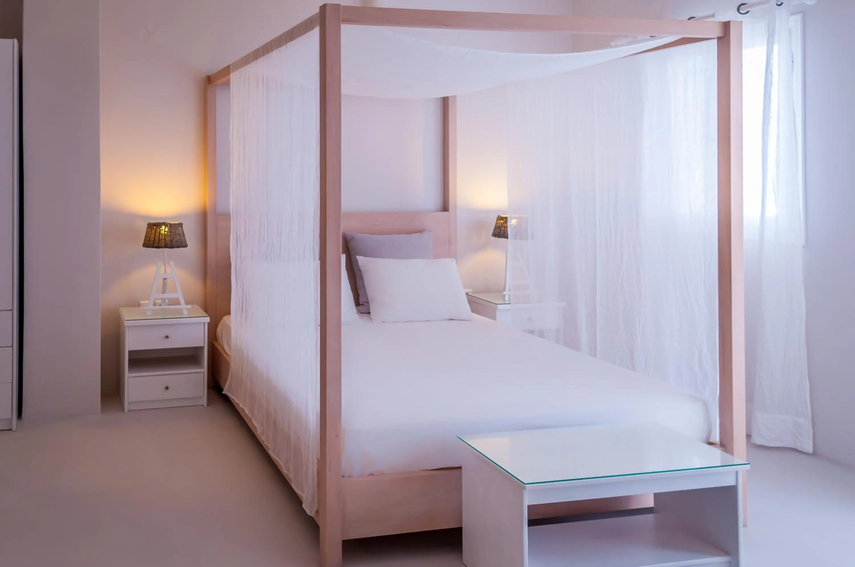 Bedroom, Bed in Milos Bay Suites