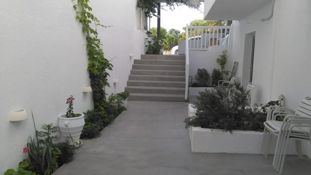 Garden in Milos Bay Suites