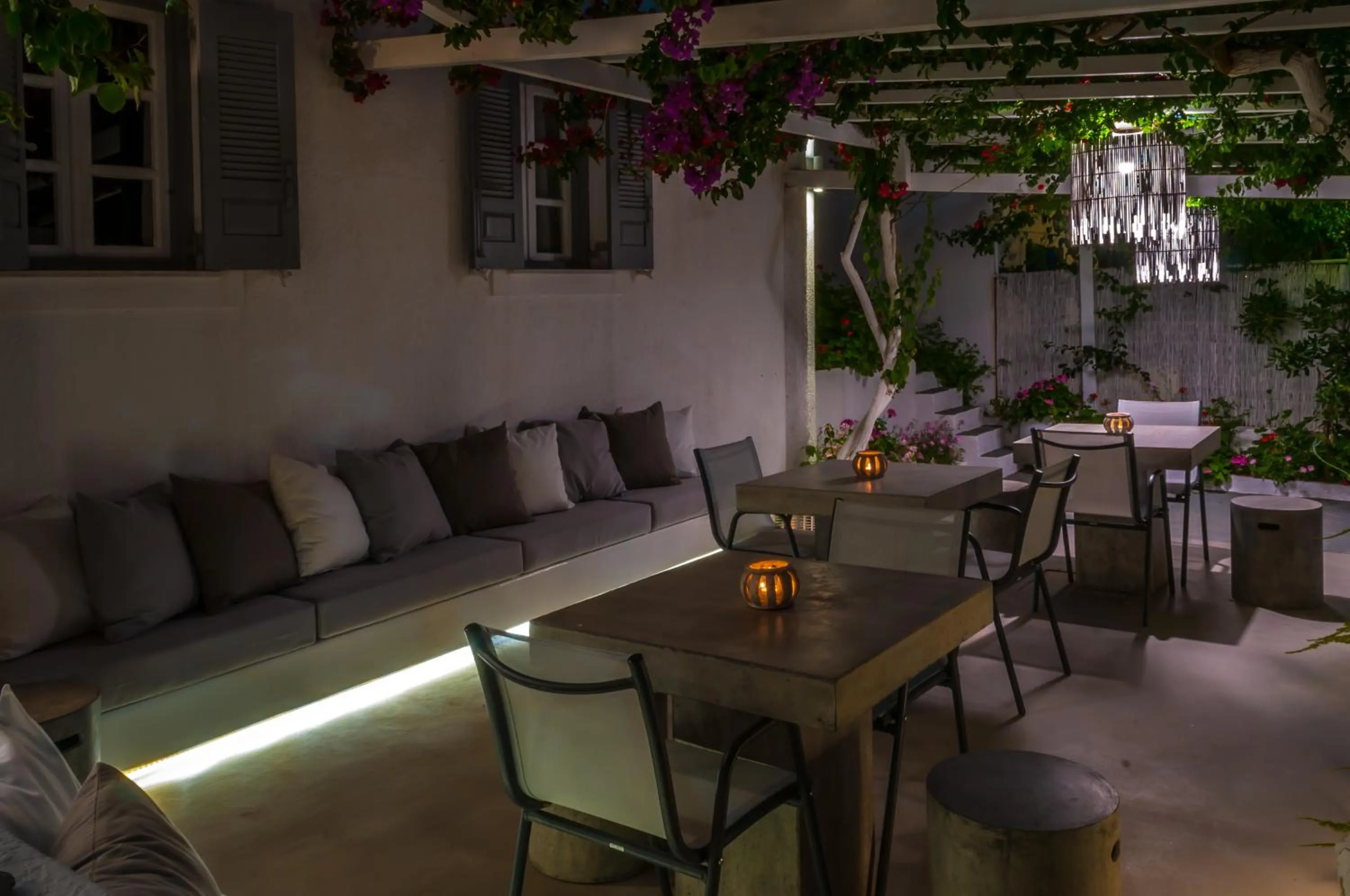 Garden in Milos Bay Suites