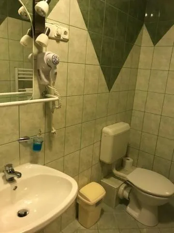 Bathroom in Rábensteiner Panzió