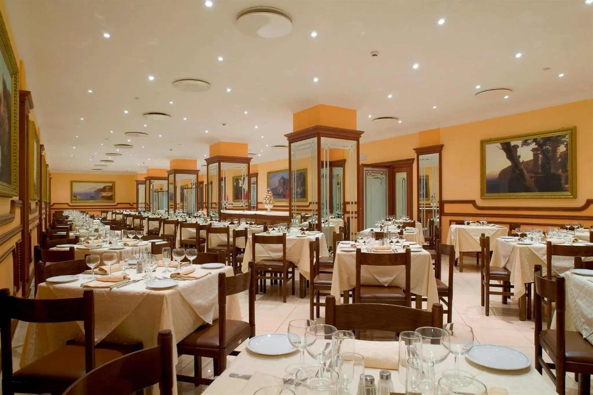 Restaurant/places to eat in Hotel Ascot Sorrento Restaurant/places to eat in Hotel Ascot Sorrento
