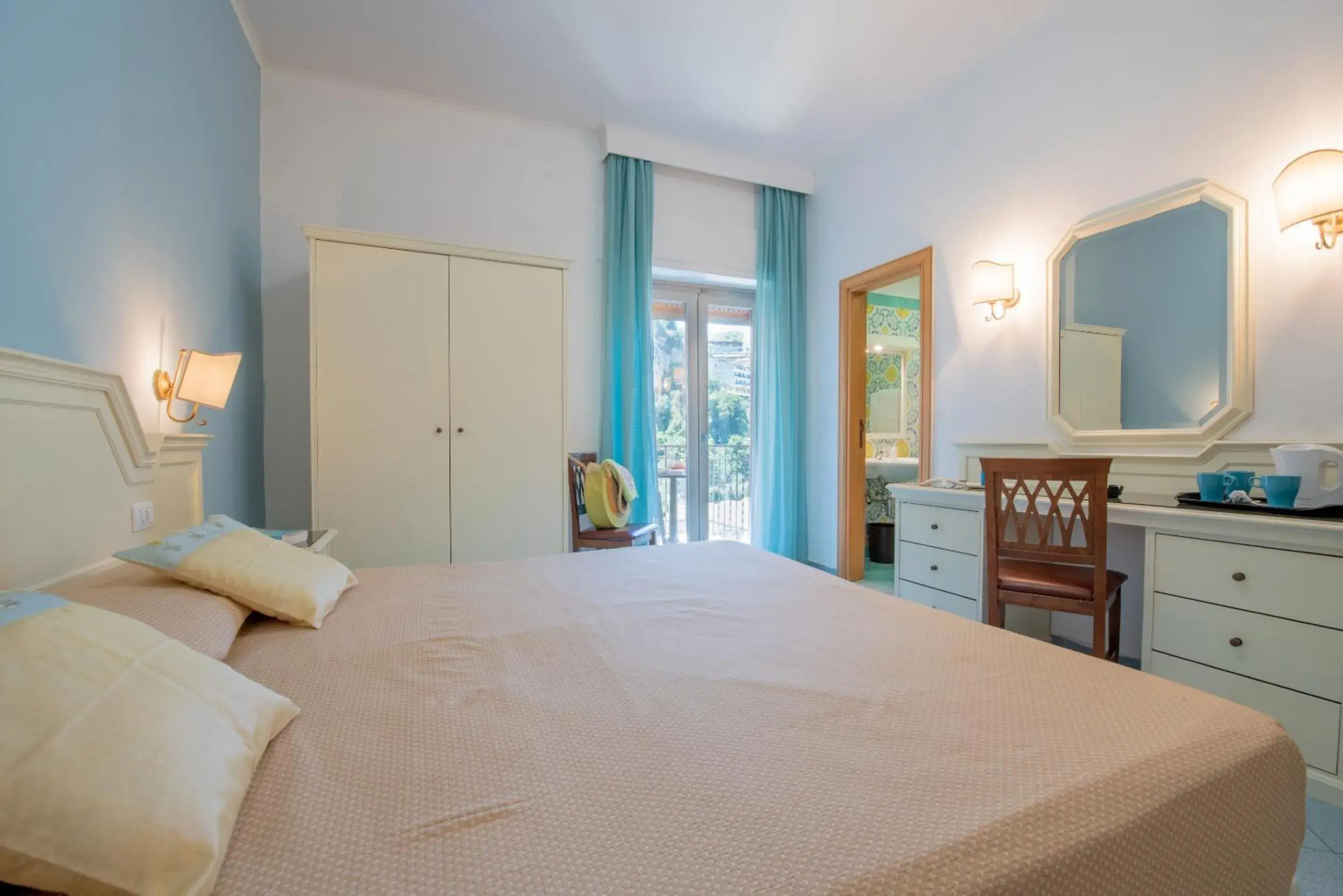 Bed in Hotel Ascot Sorrento Bed in Hotel Ascot Sorrento