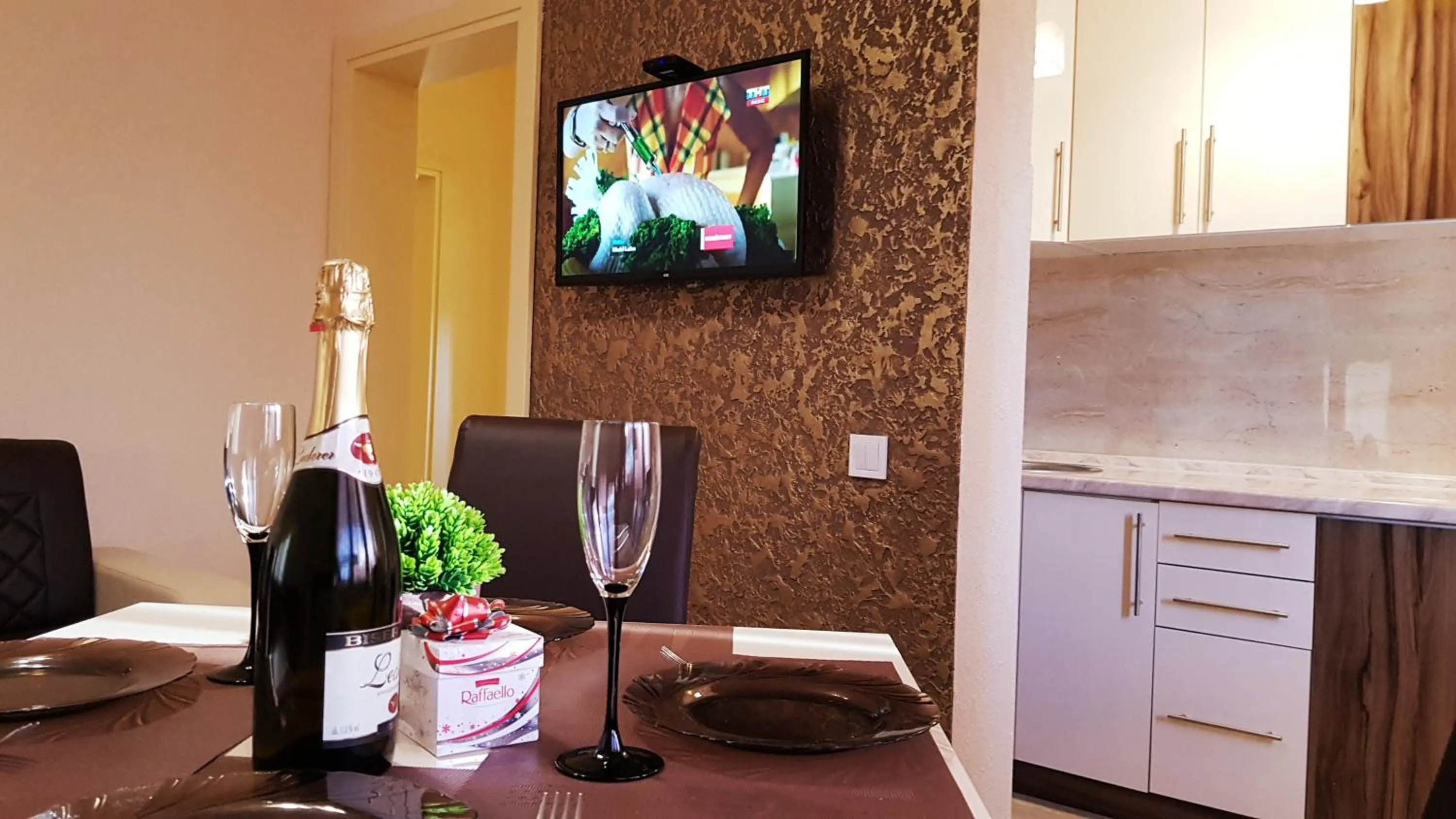 Two-Bedroom Suite in Monte Liza