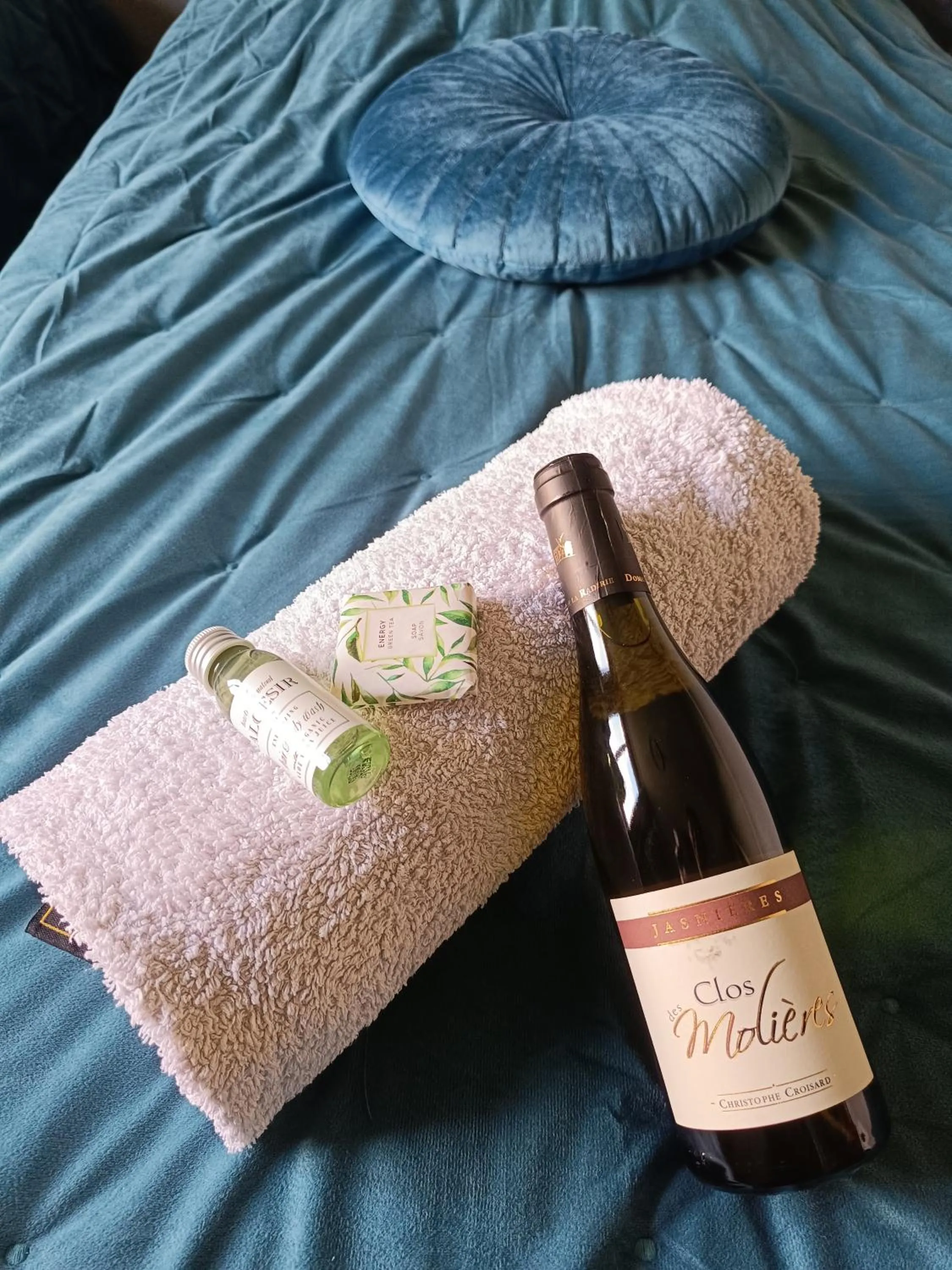 Photo of the whole room, Bed in Chambres d'hotes du Port Gautier