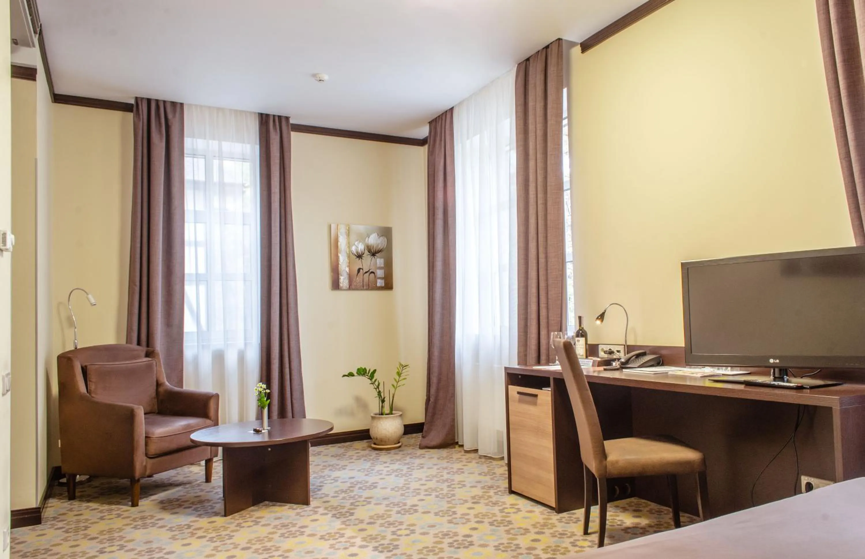 Photo of the whole room in Park-Hotel Golosievo