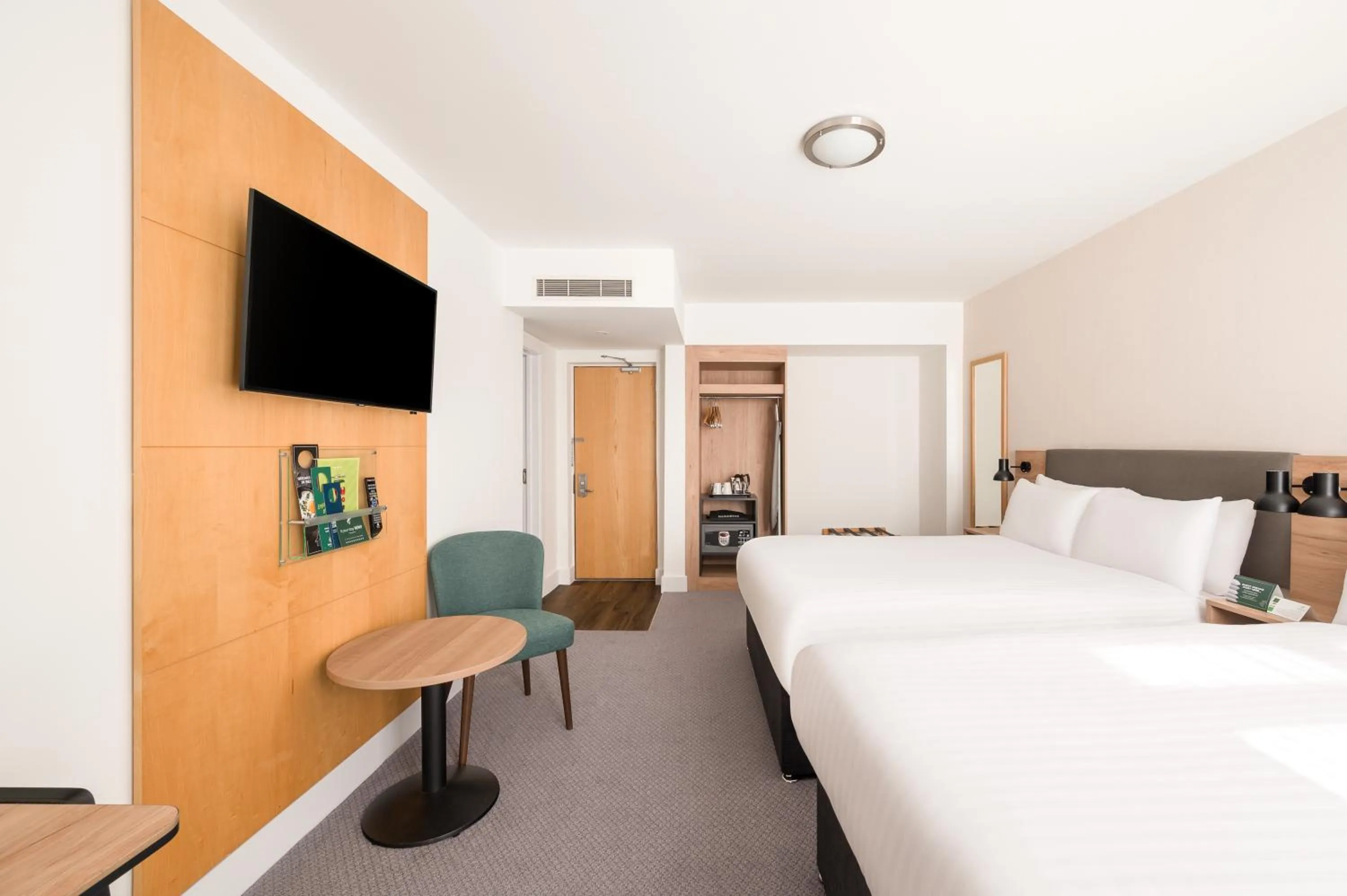 Bedroom, Bed in Holiday Inn Birmingham City by IHG