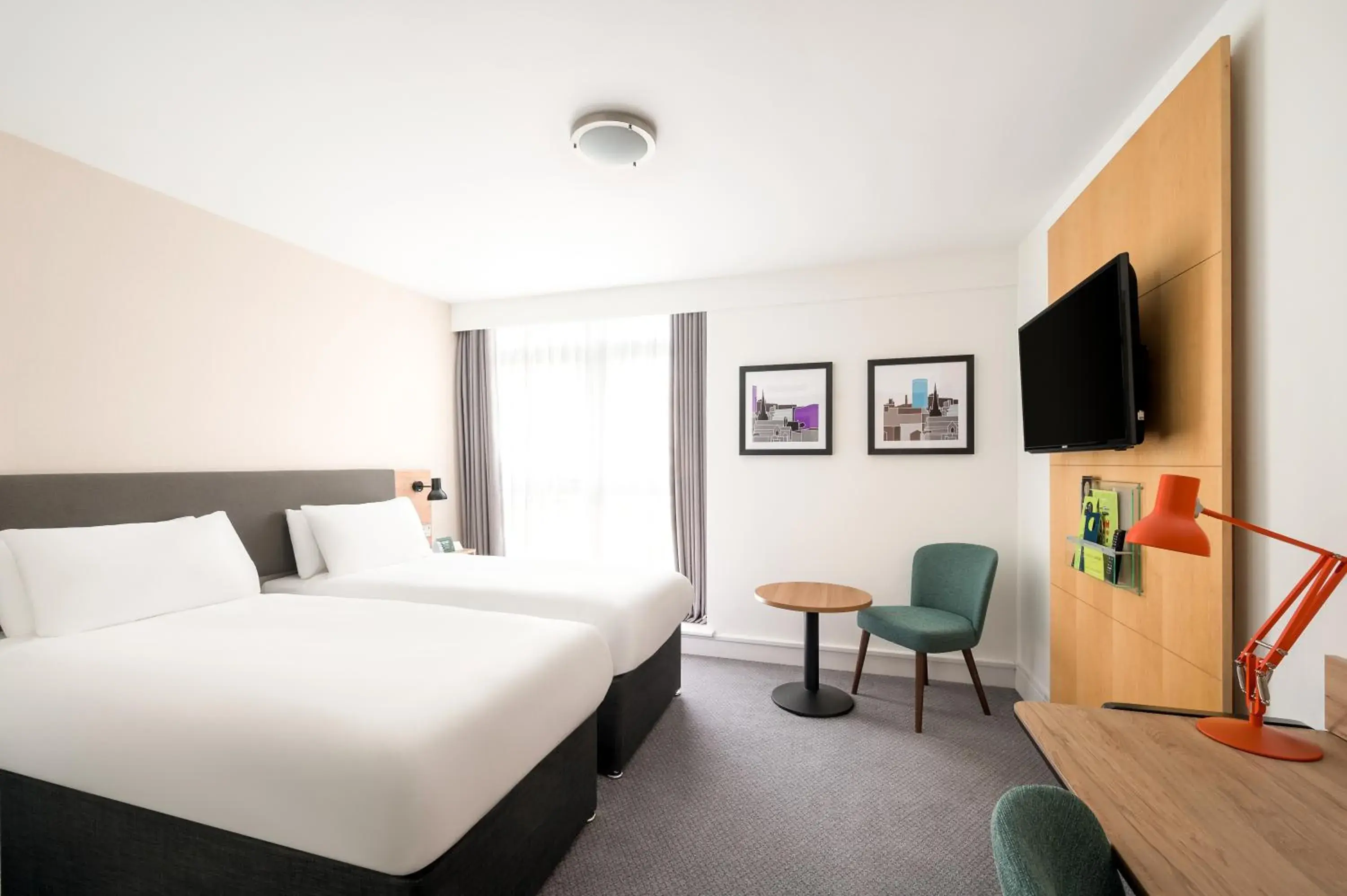 Bedroom, Bed in Holiday Inn Birmingham City by IHG Bedroom, Bed in Holiday Inn Birmingham City by IHG