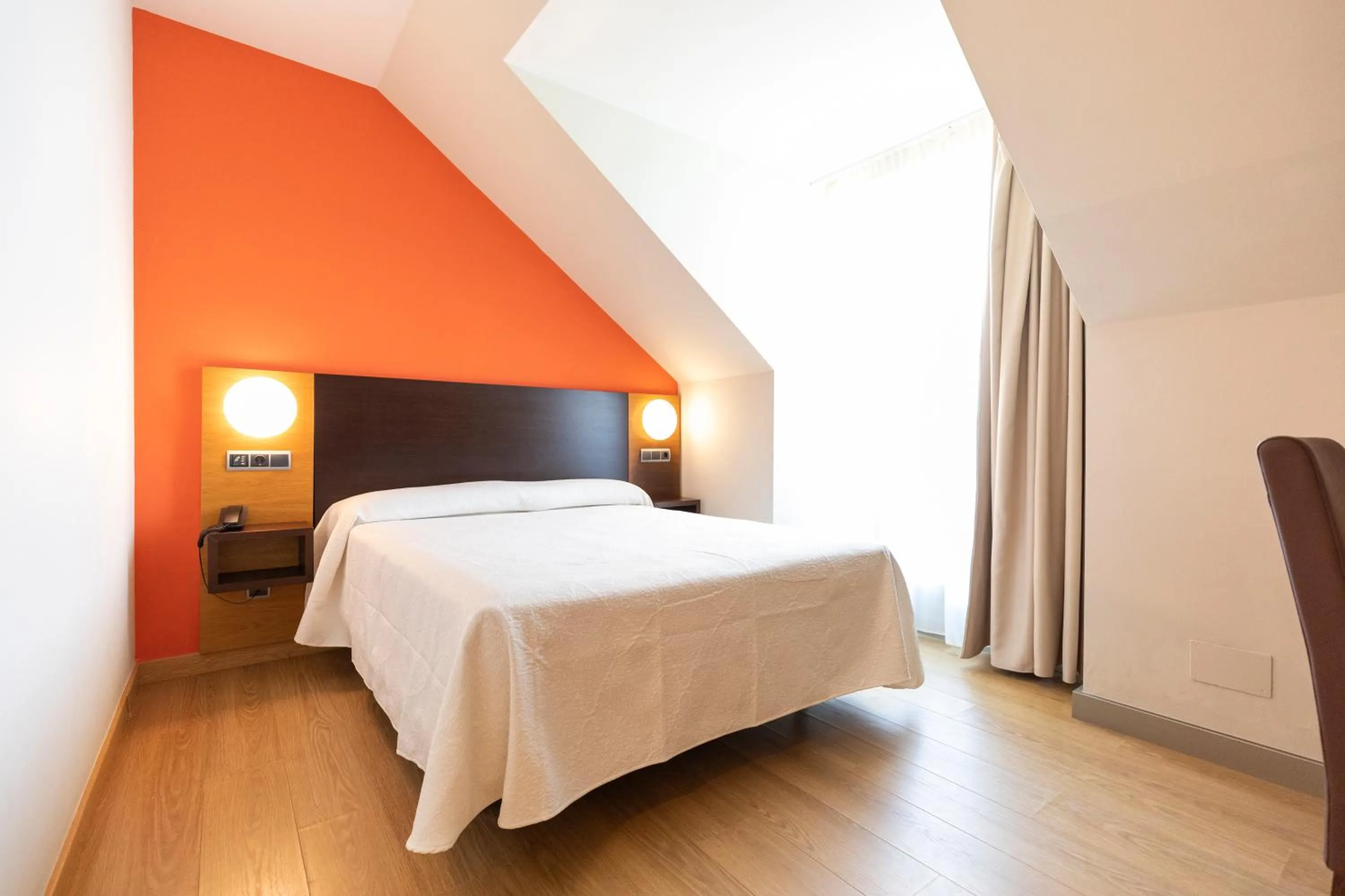 Bed in Hotel Marítimo Ris con garaje