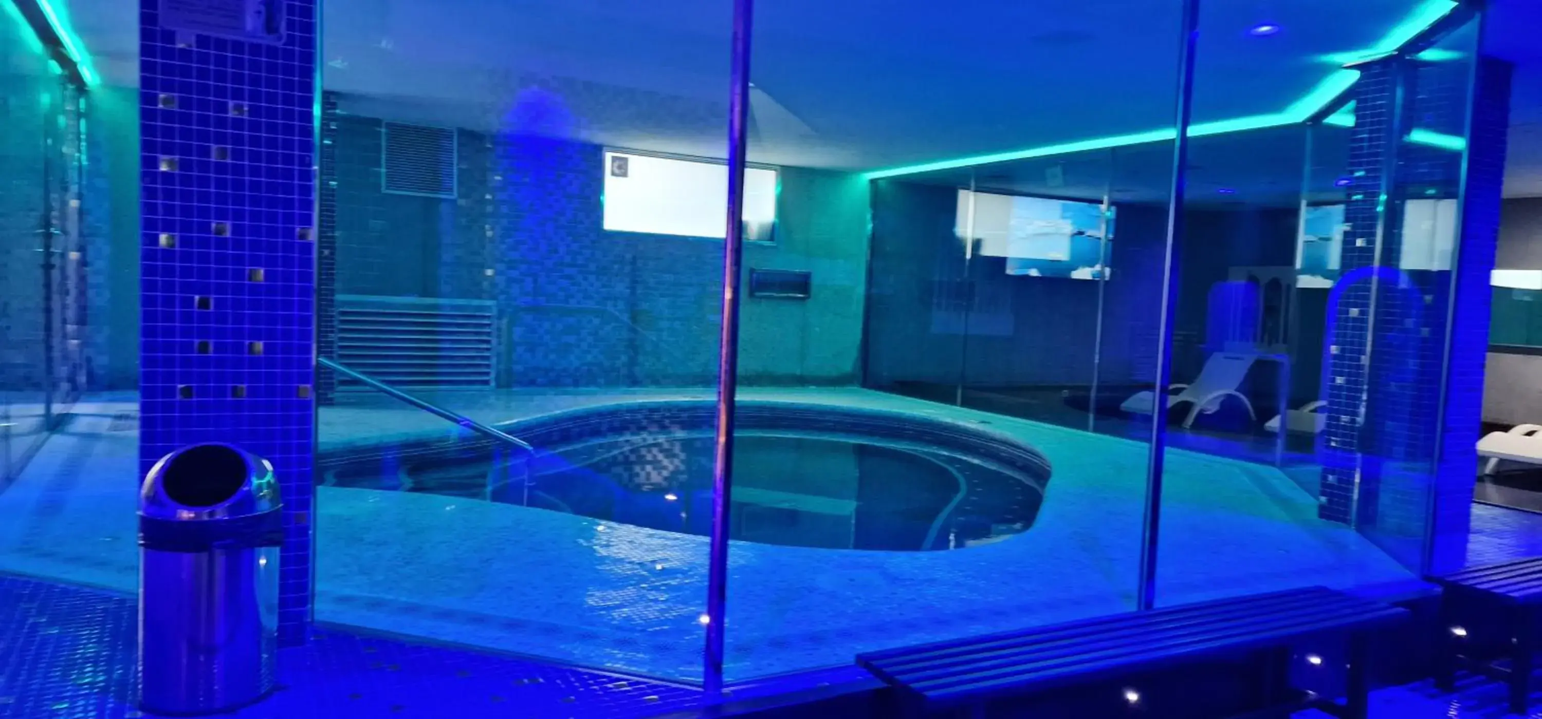 Spa and wellness centre/facilities in Hotel Marítimo Ris con garaje Spa and wellness centre/facilities in Hotel Marítimo Ris con garaje