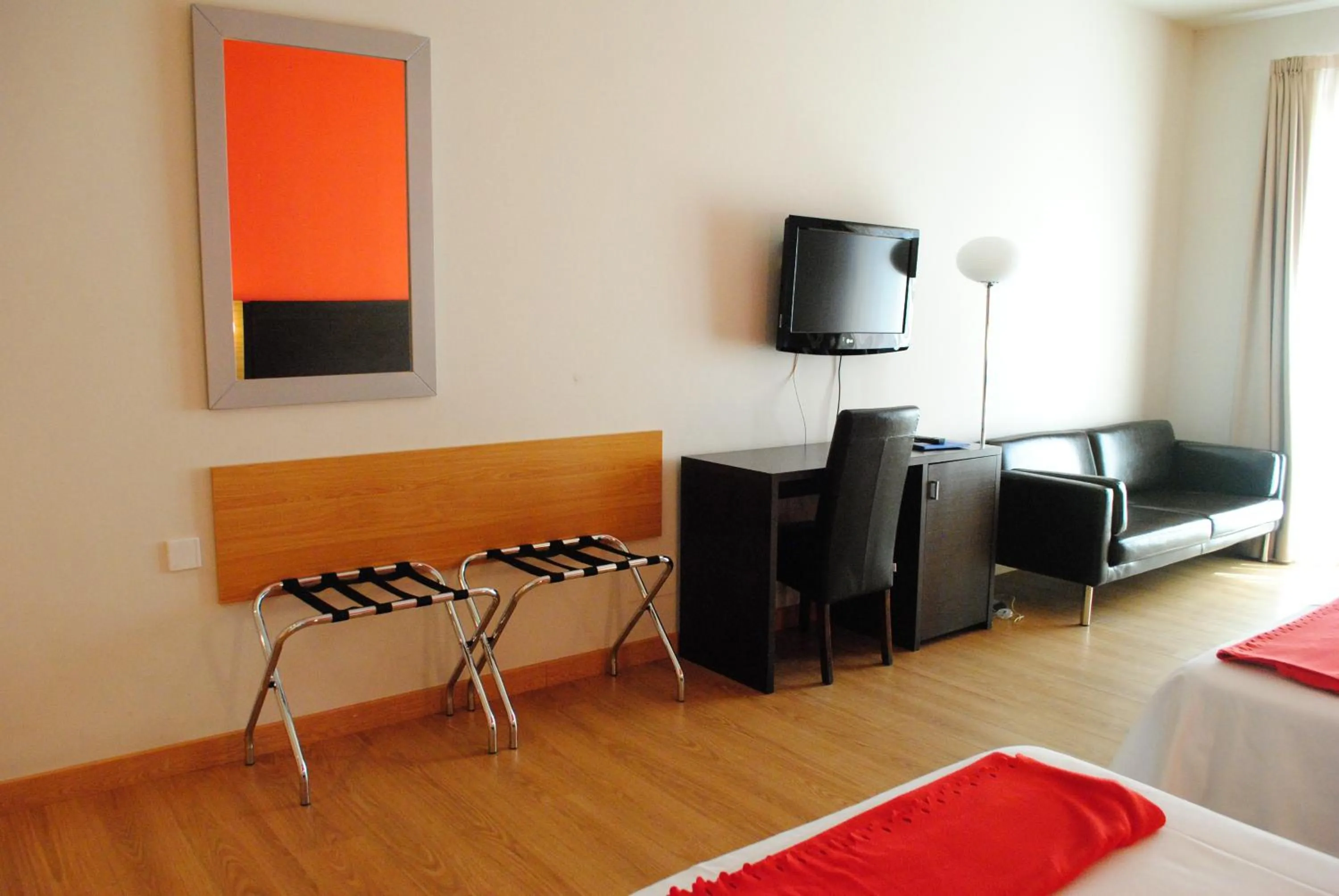 Bedroom in Hotel Marítimo Ris con garaje