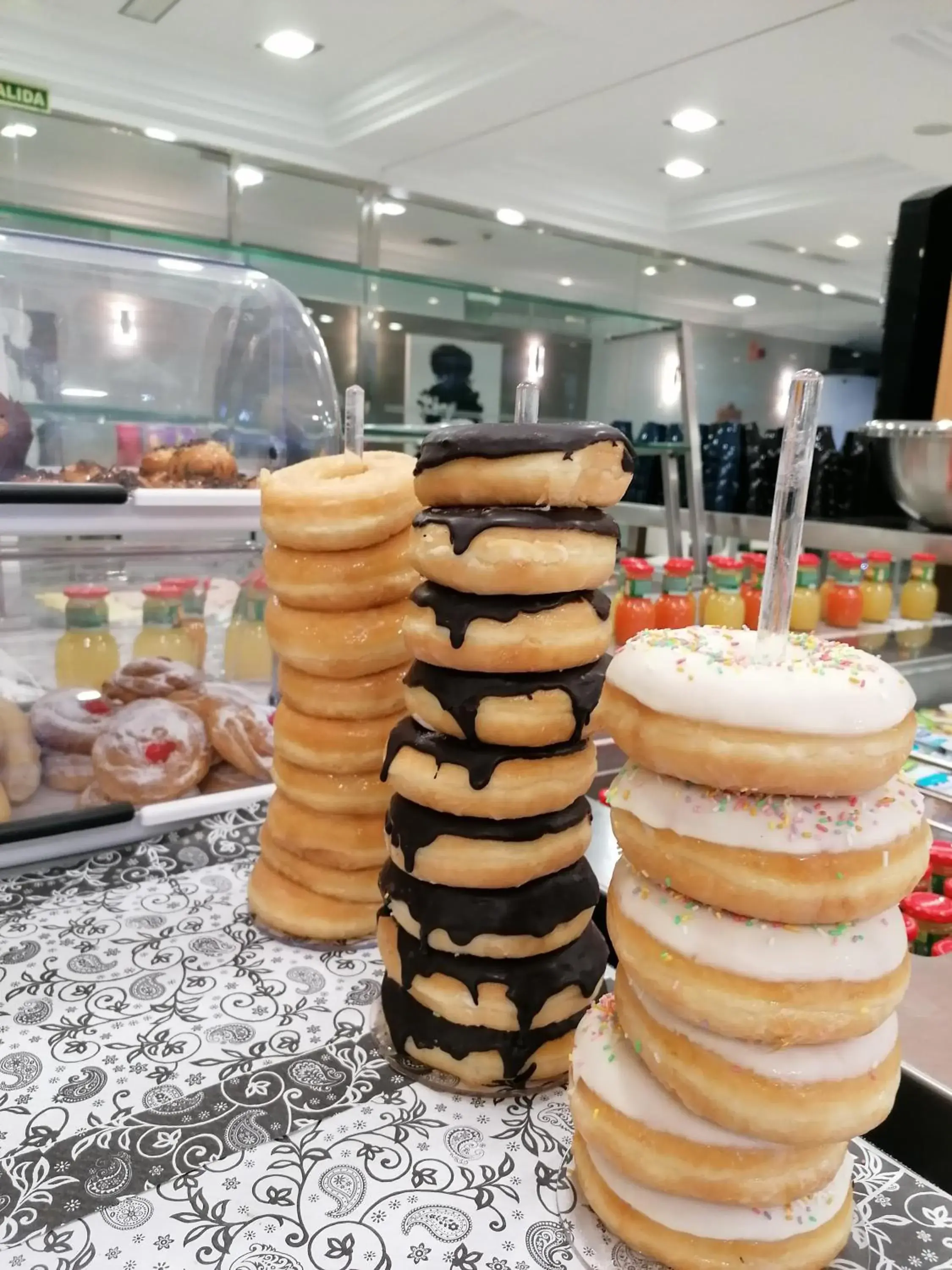 Buffet breakfast in Hotel Marítimo Ris con garaje Buffet breakfast in Hotel Marítimo Ris con garaje