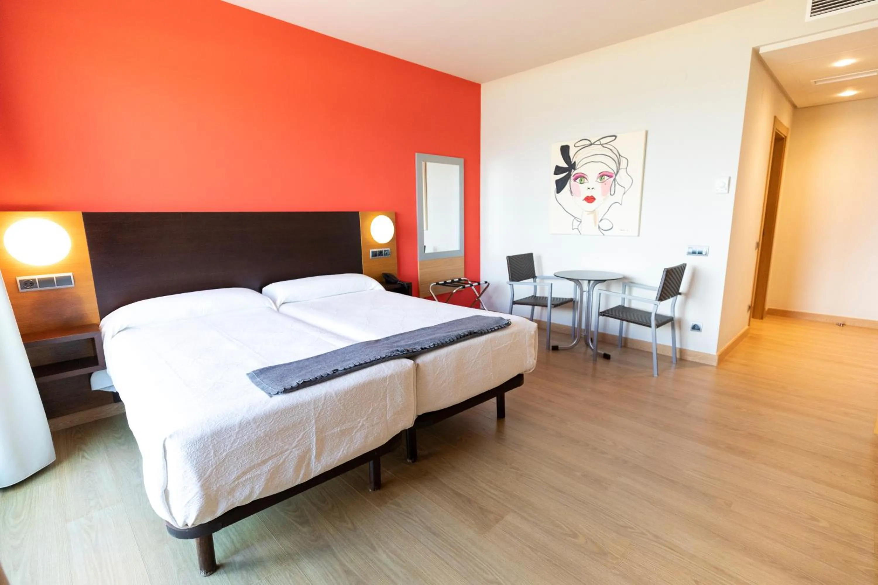 Photo of the whole room in Hotel Marítimo Ris con garaje