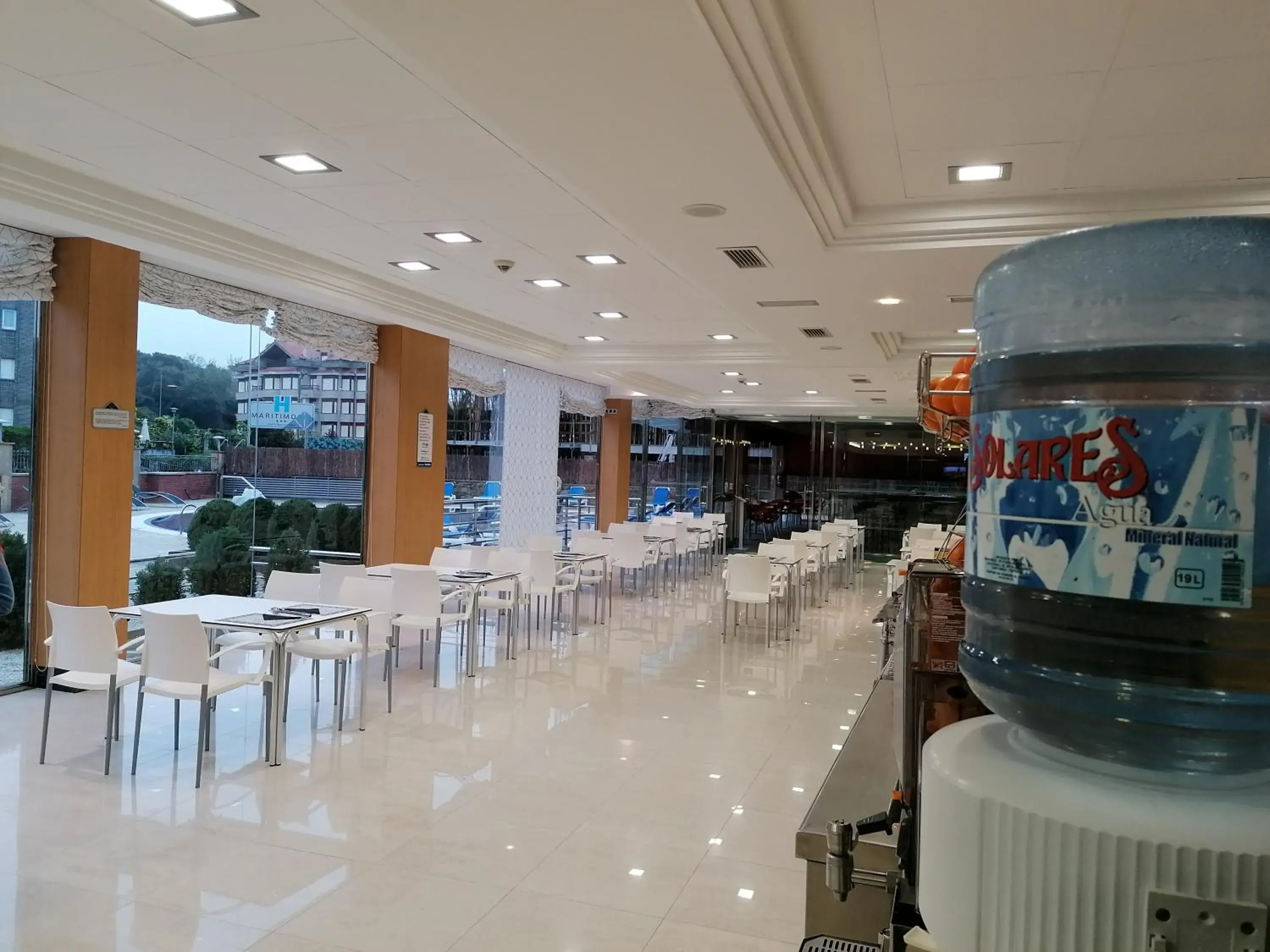 Buffet breakfast in Hotel Marítimo Ris con garaje Buffet breakfast in Hotel Marítimo Ris con garaje