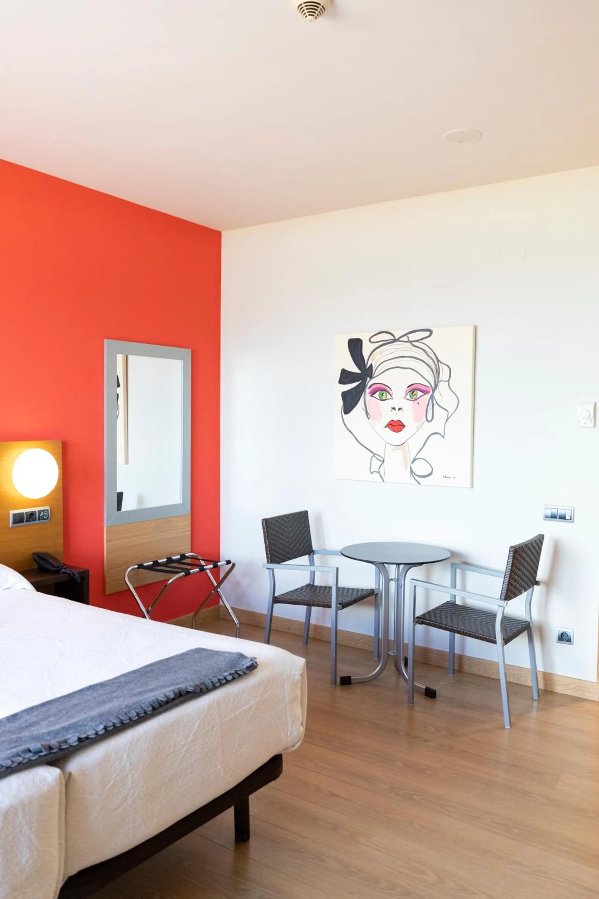 Bedroom in Hotel Marítimo Ris con garaje