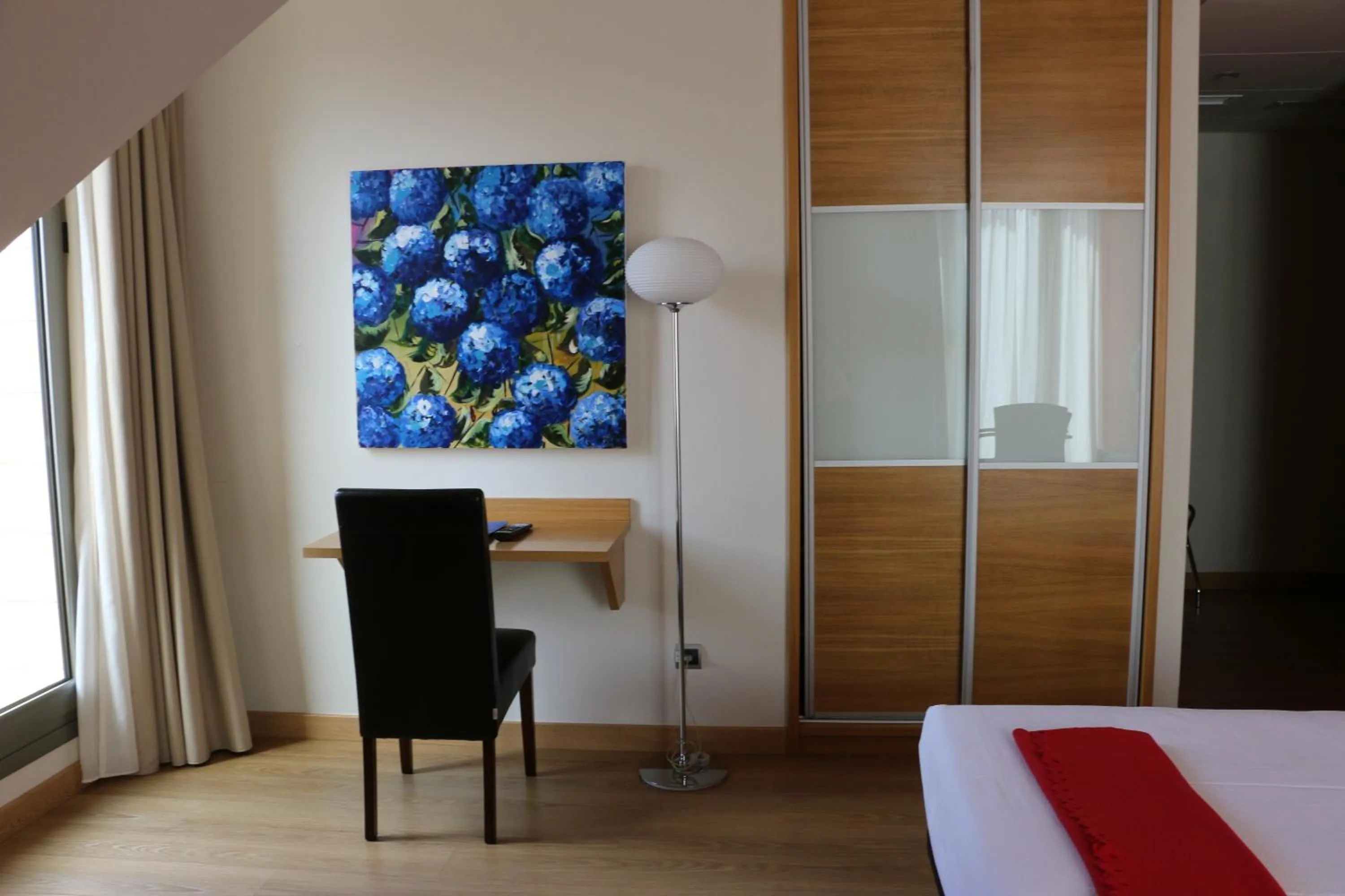 Bedroom in Hotel Marítimo Ris con garaje