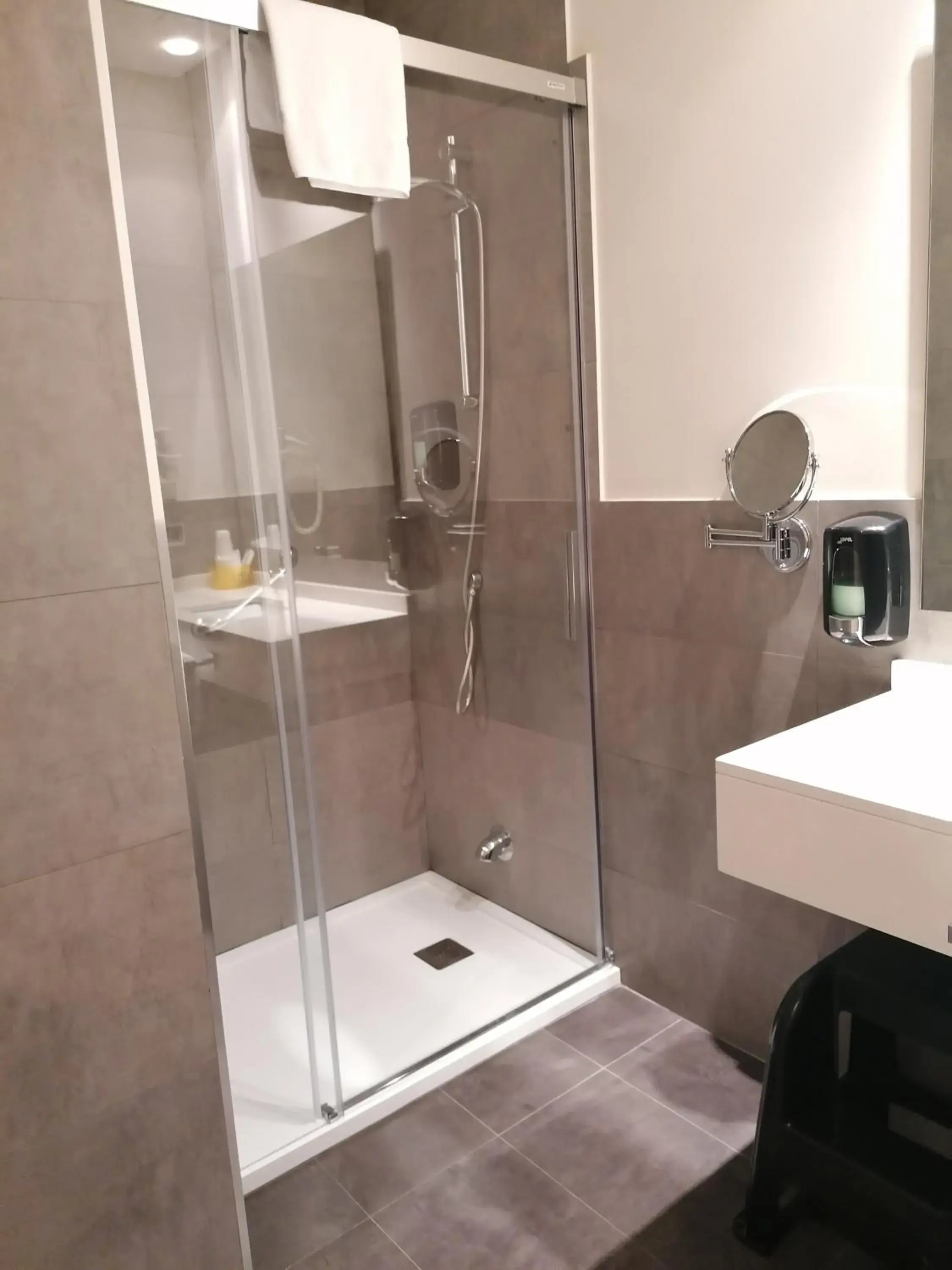 Twin Room with City View in Hotel Marítimo Ris con garaje Twin Room with City View in Hotel Marítimo Ris con garaje