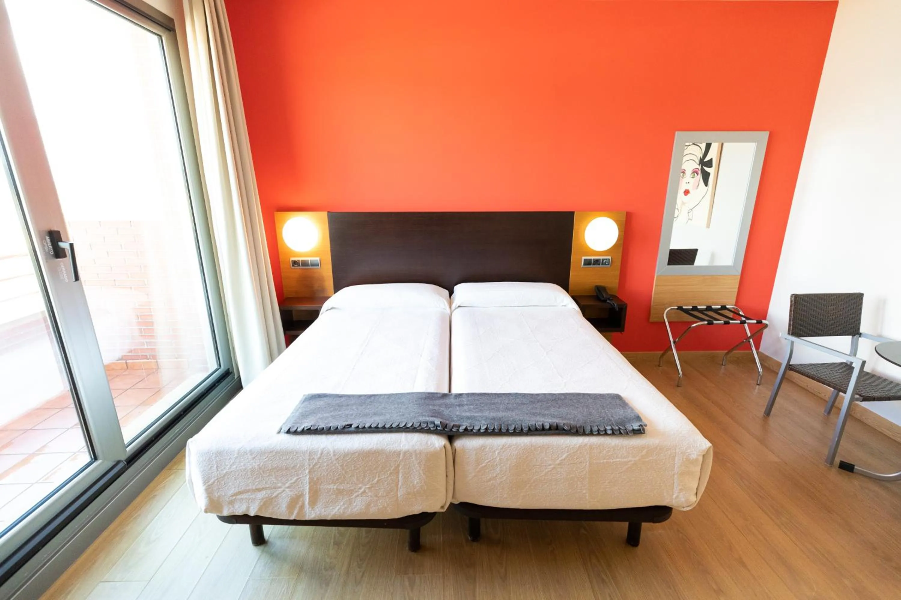 Photo of the whole room in Hotel Marítimo Ris con garaje