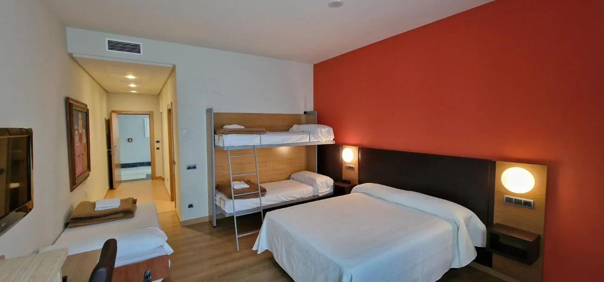 Bedroom in Hotel Marítimo Ris con garaje Bedroom in Hotel Marítimo Ris con garaje