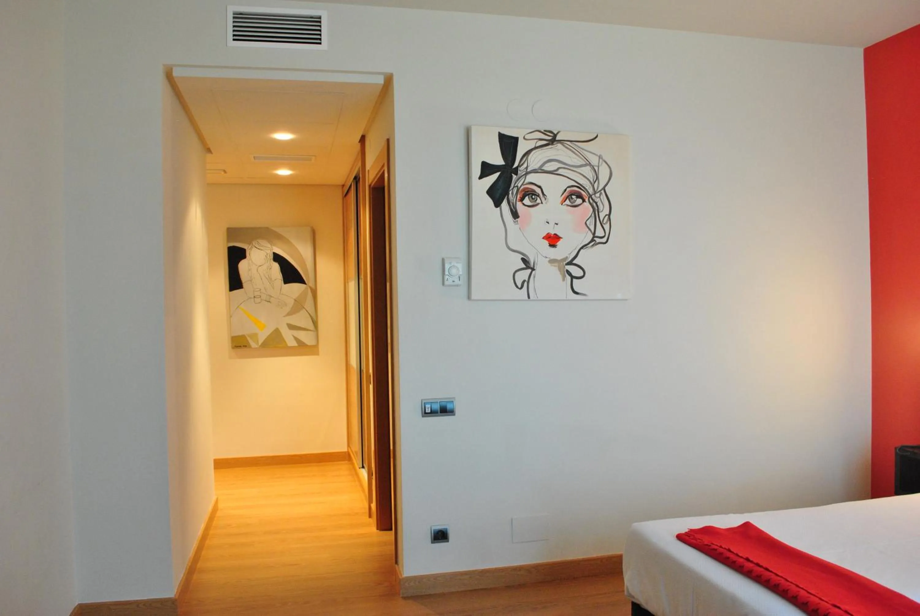 Bedroom in Hotel Marítimo Ris con garaje