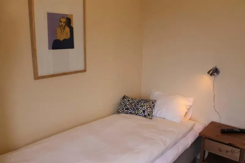 Single Room with Shared Bathroom - single occupancy in Stationshusets Hotell och Café Single Room with Shared Bathroom - single occupancy in Stationshusets Hotell och Café