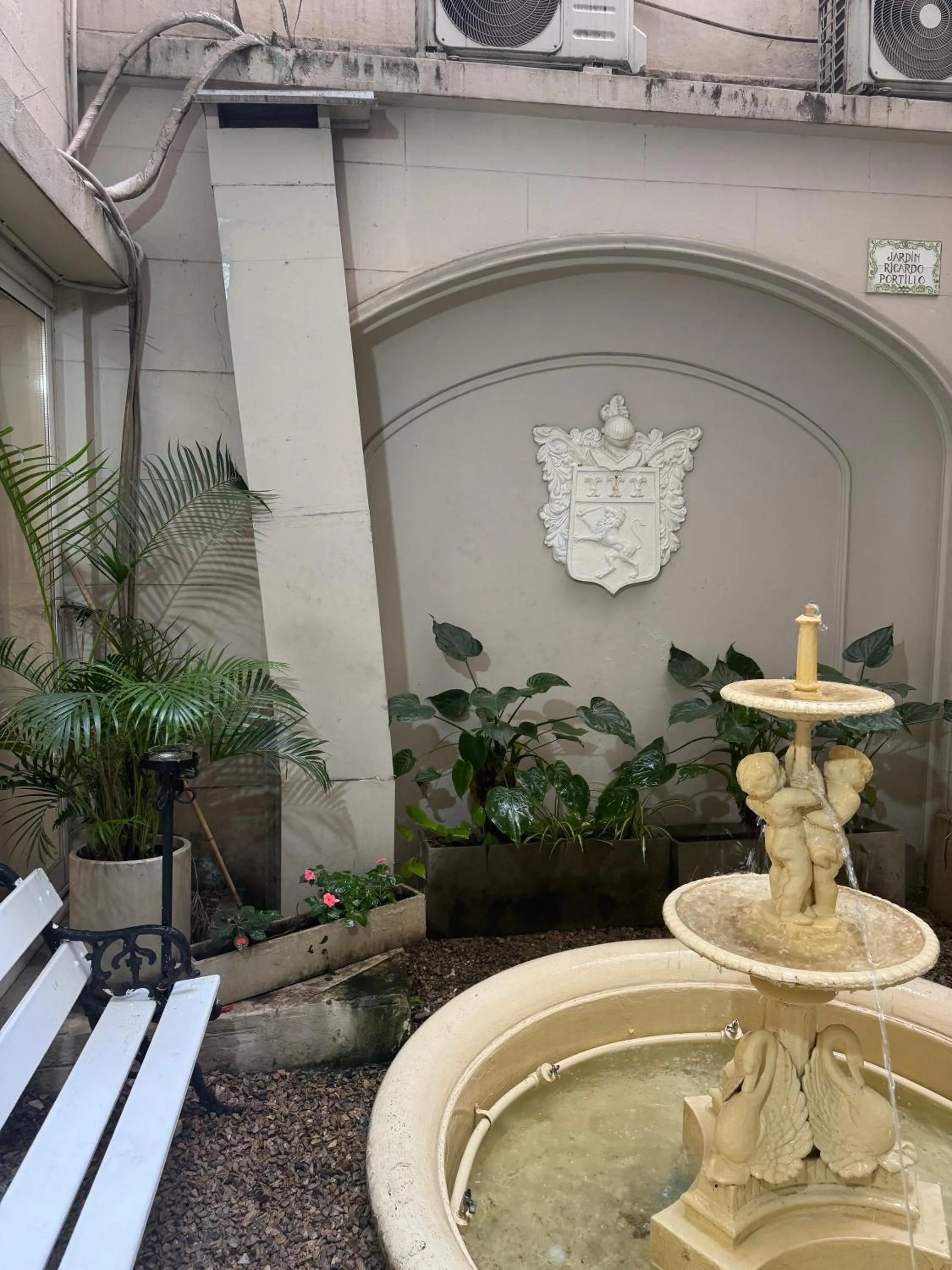 Garden in Hotel Lyon by MH