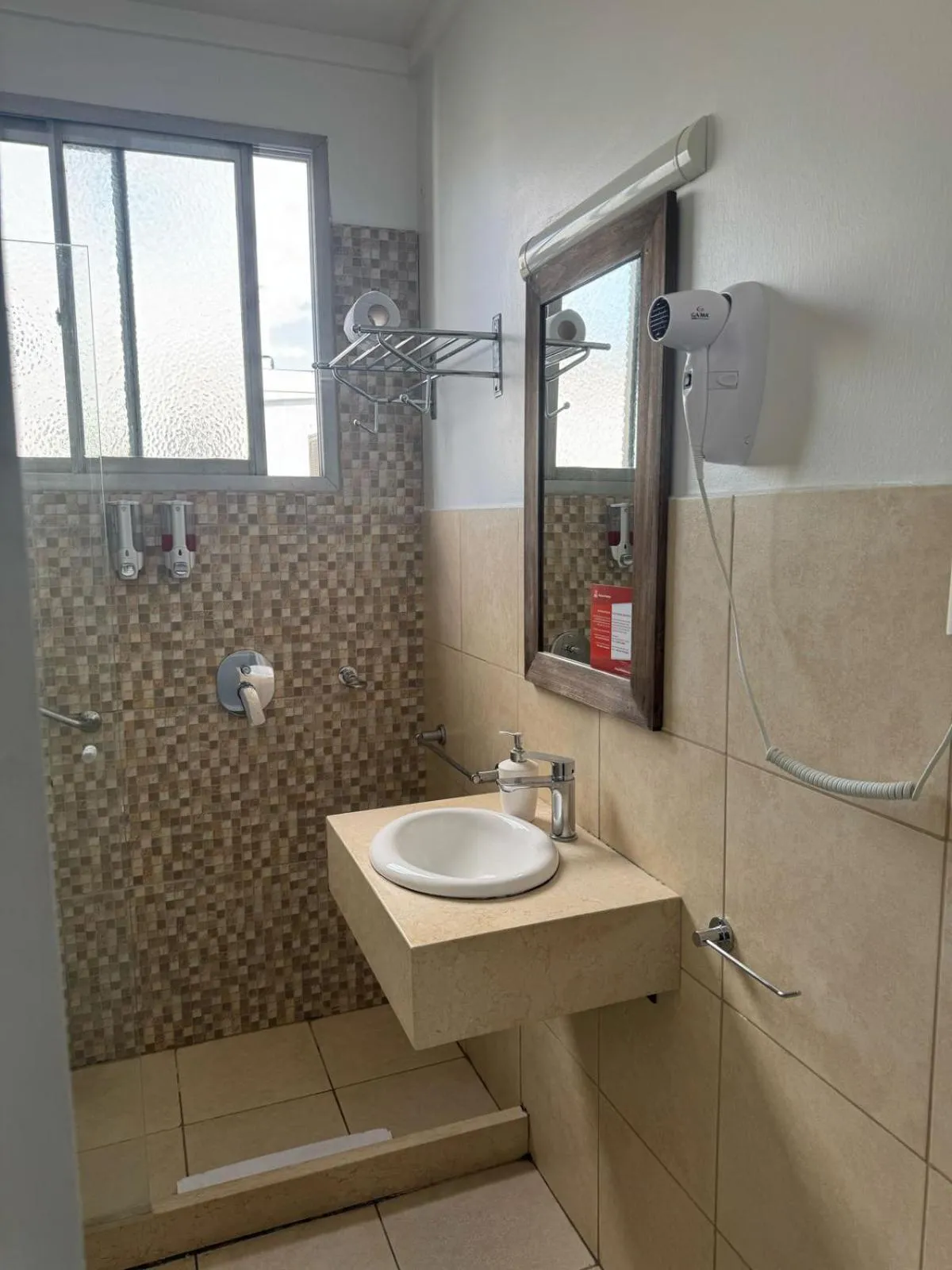 Bathroom in Hotel Lyon by MH