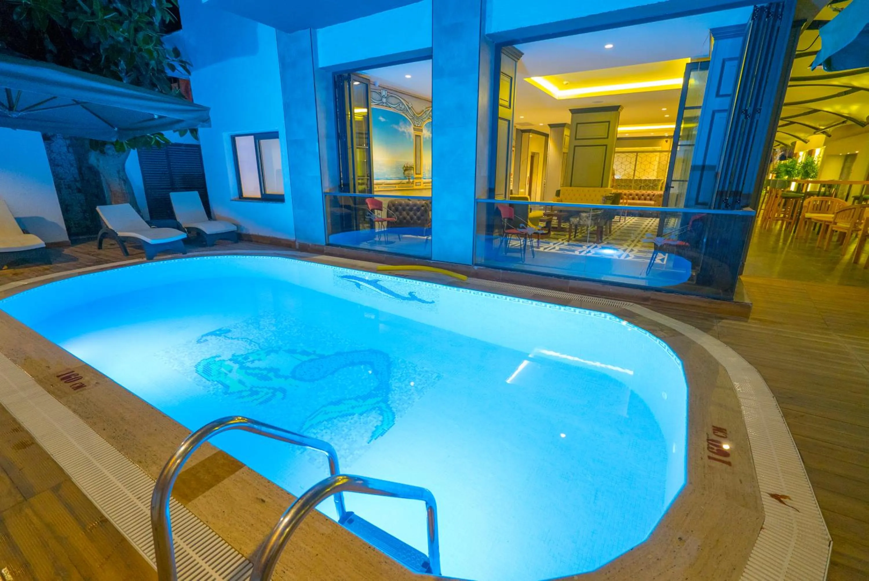 Swimming pool in Marmaris Beach Hotel