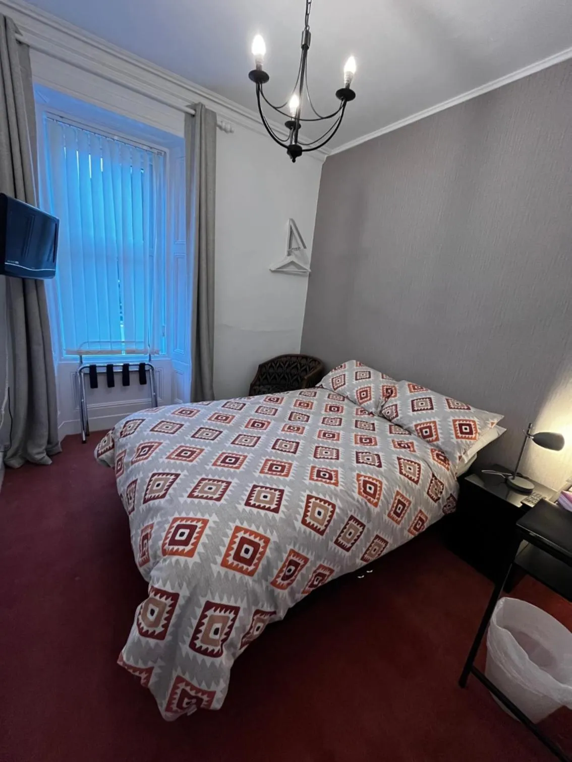 Shower, Bed in Lomond Guest House