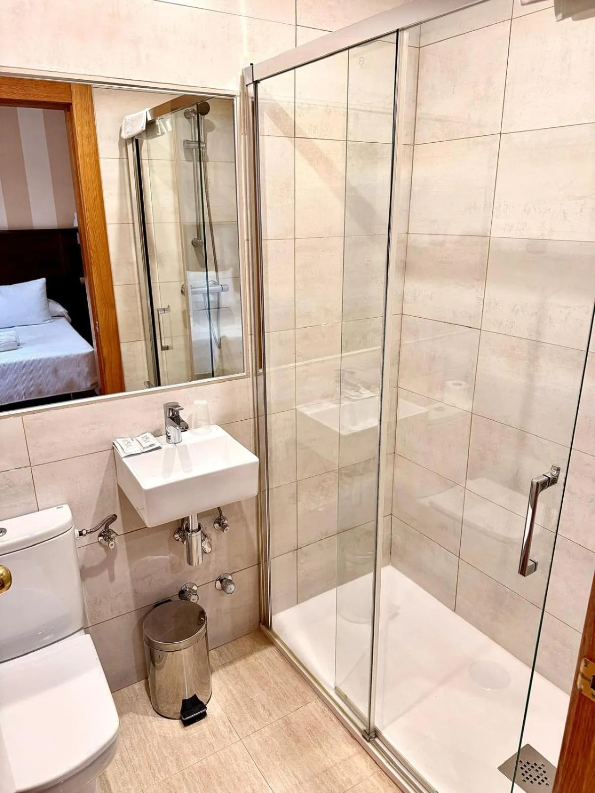 Bathroom in Hotel Fernando IV