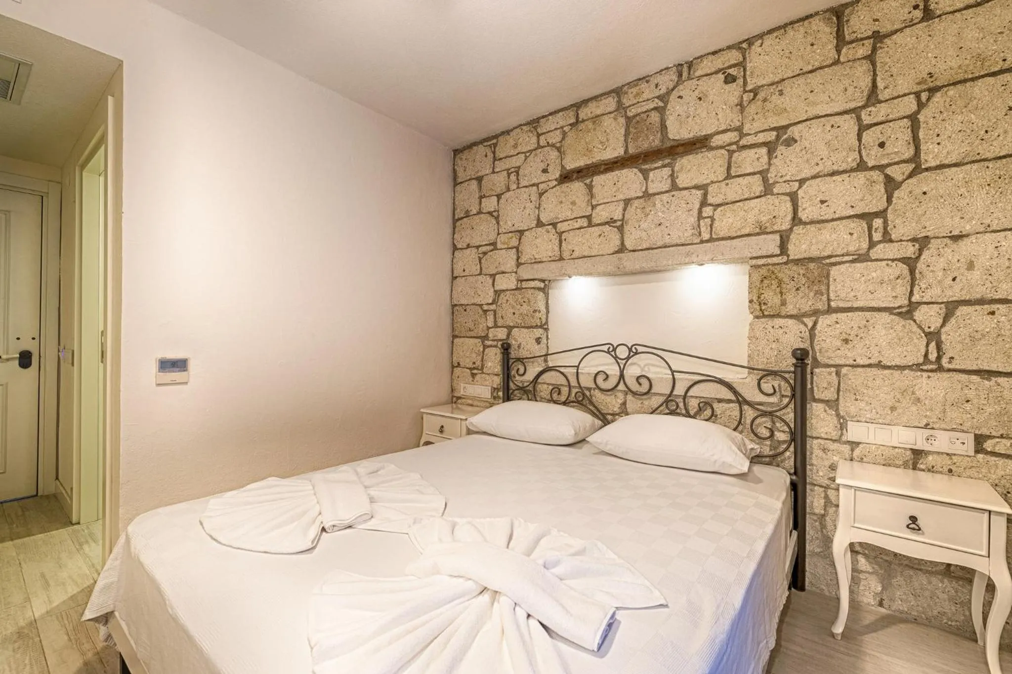 Bedroom, Bed in Bademli Konak Otel